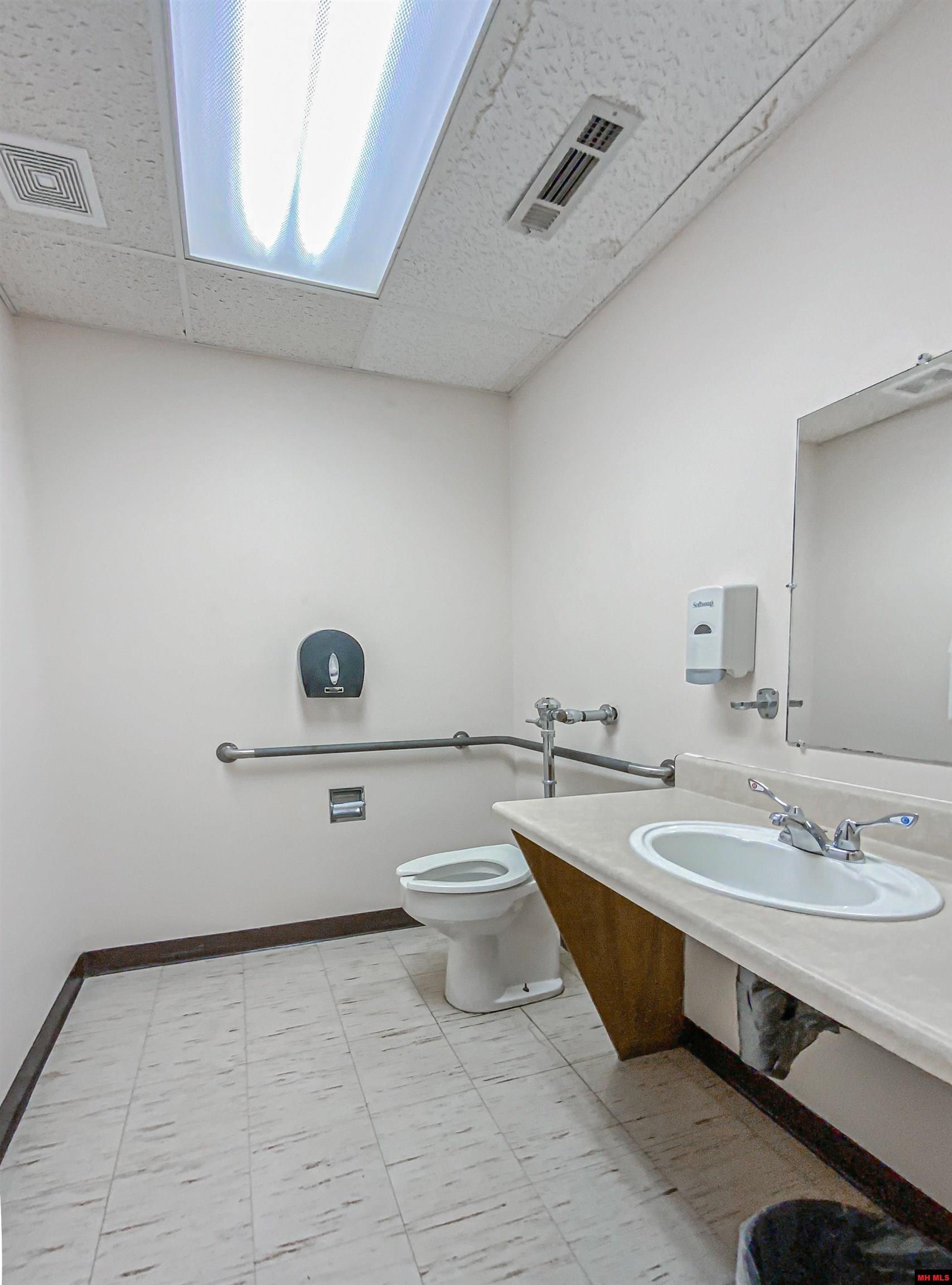 114 E OLD MAIN STREET Yellville, AR