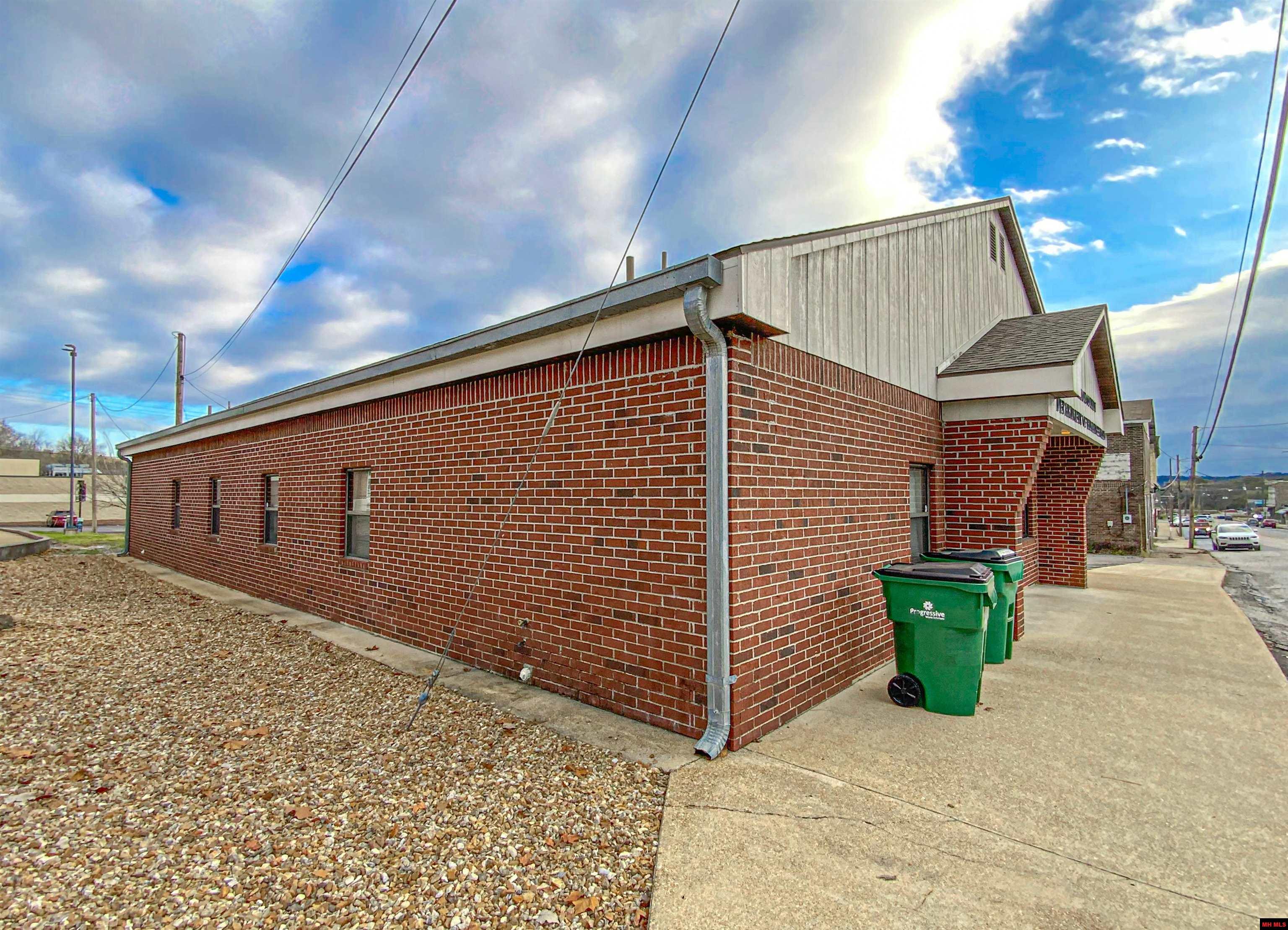 114 E OLD MAIN STREET Yellville, AR