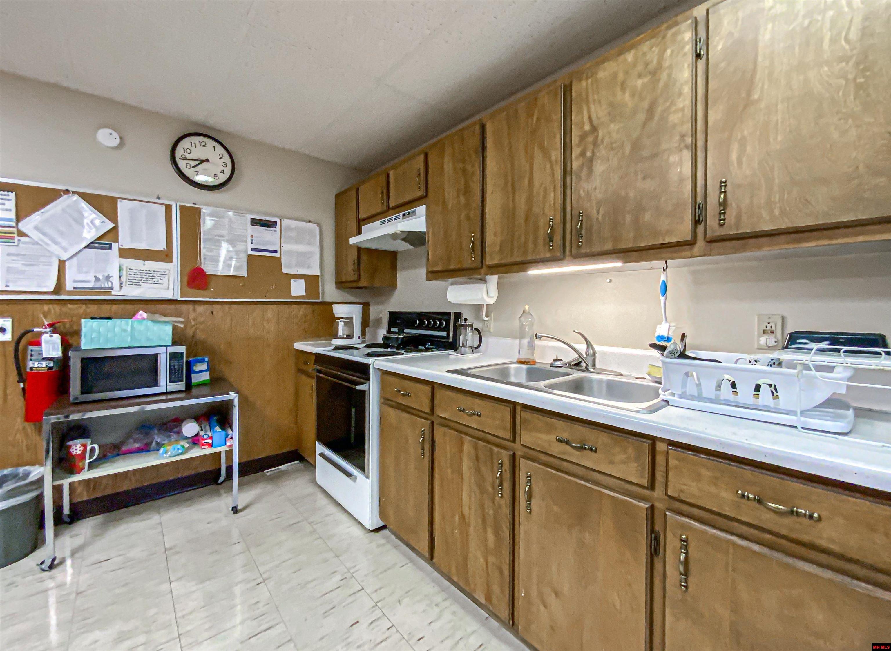 114 E OLD MAIN STREET Yellville, AR