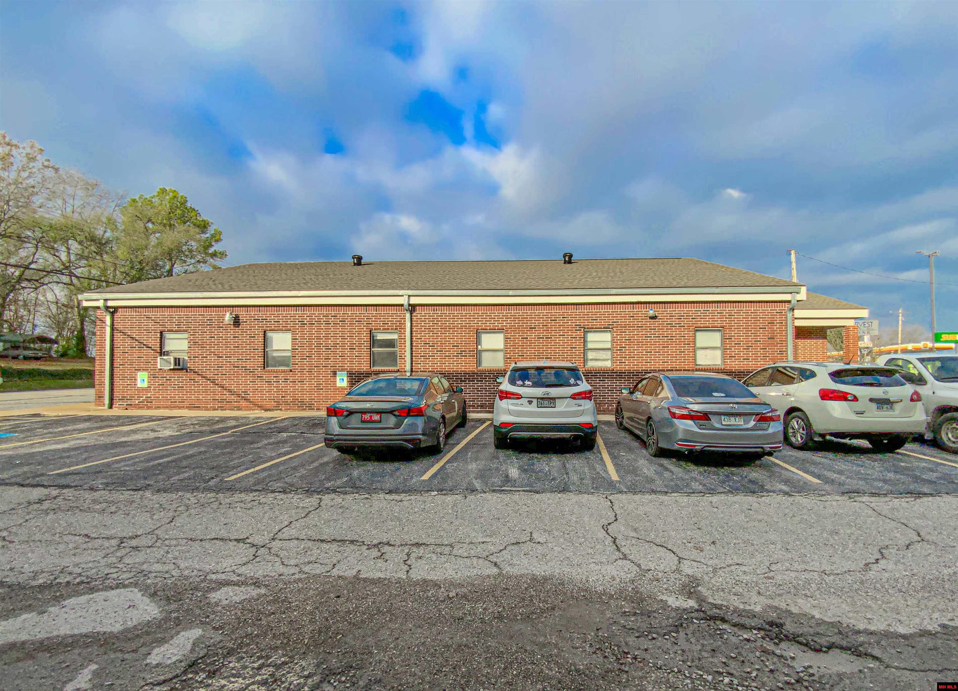 114 E OLD MAIN STREET Yellville, AR