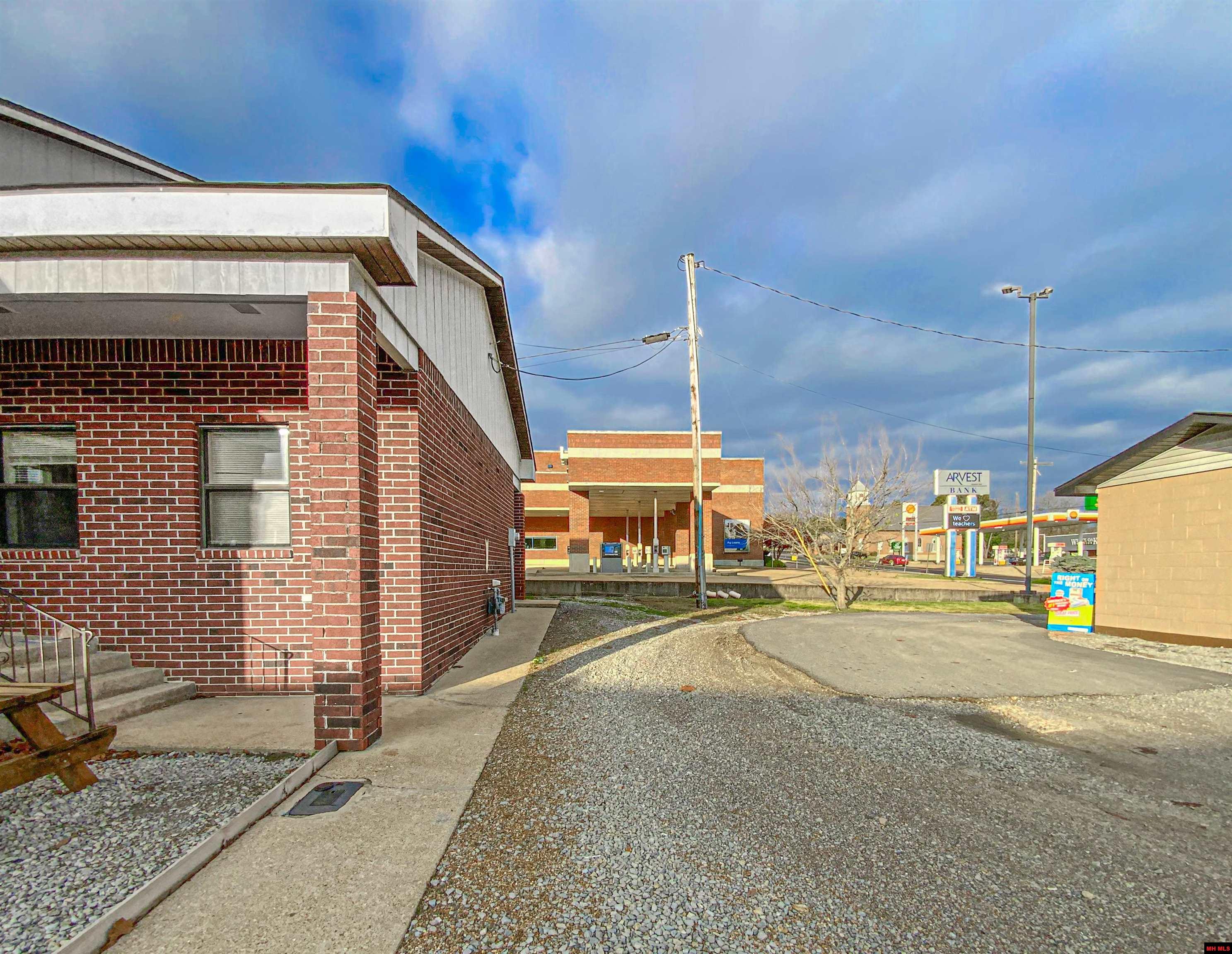 114 E OLD MAIN STREET Yellville, AR