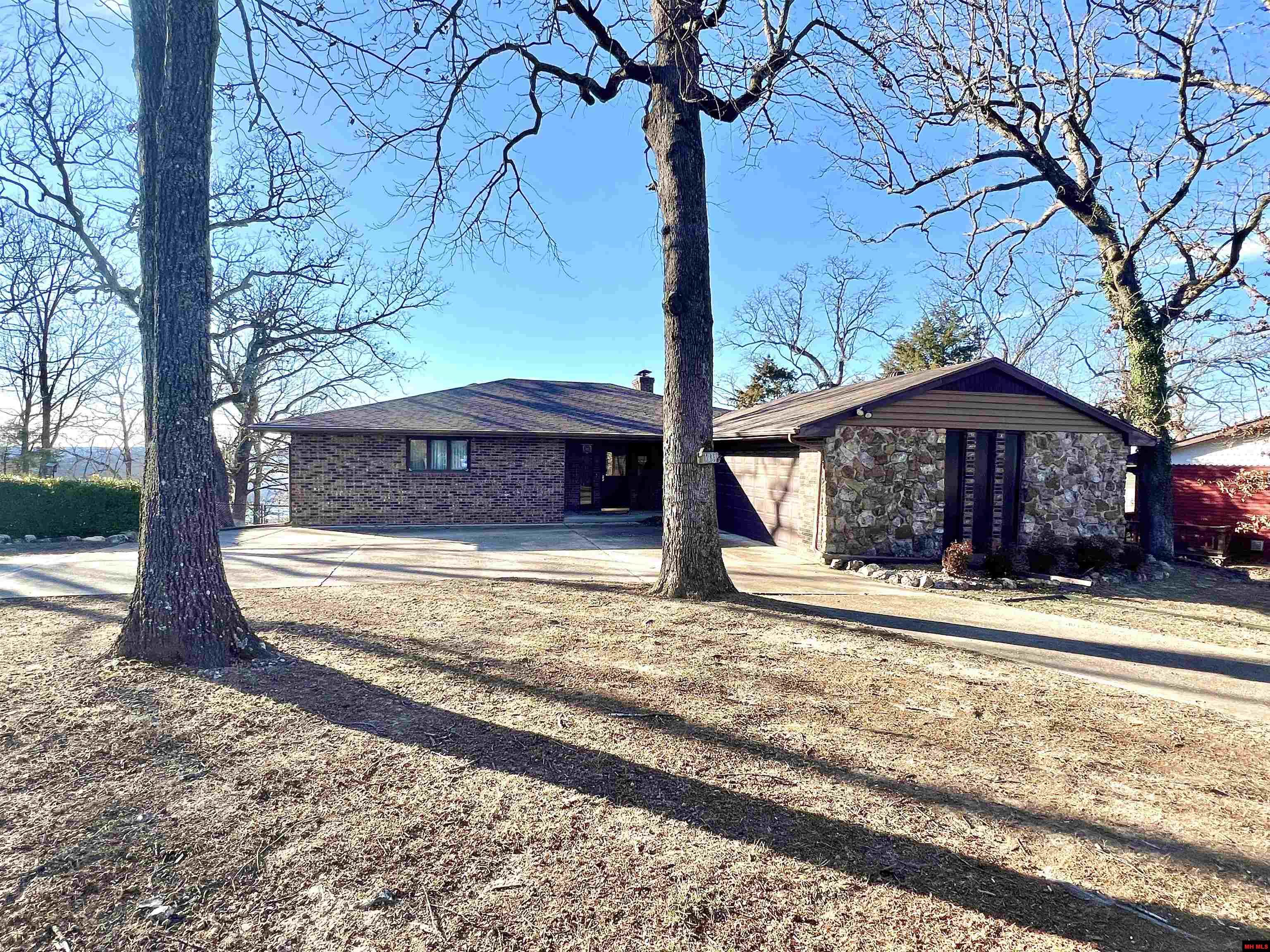 1285 Robinson Point Road