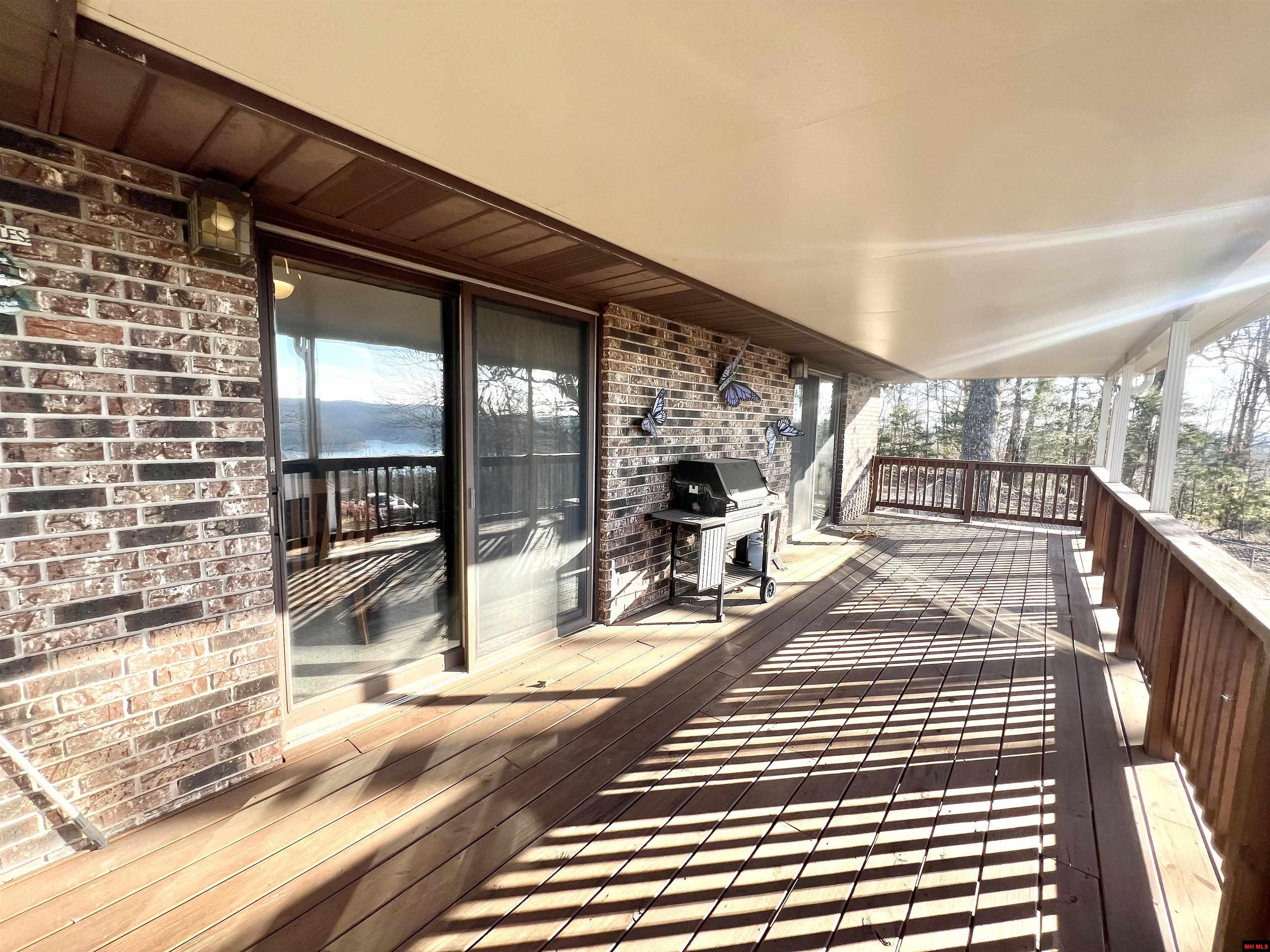 1285 Robinson Point Road