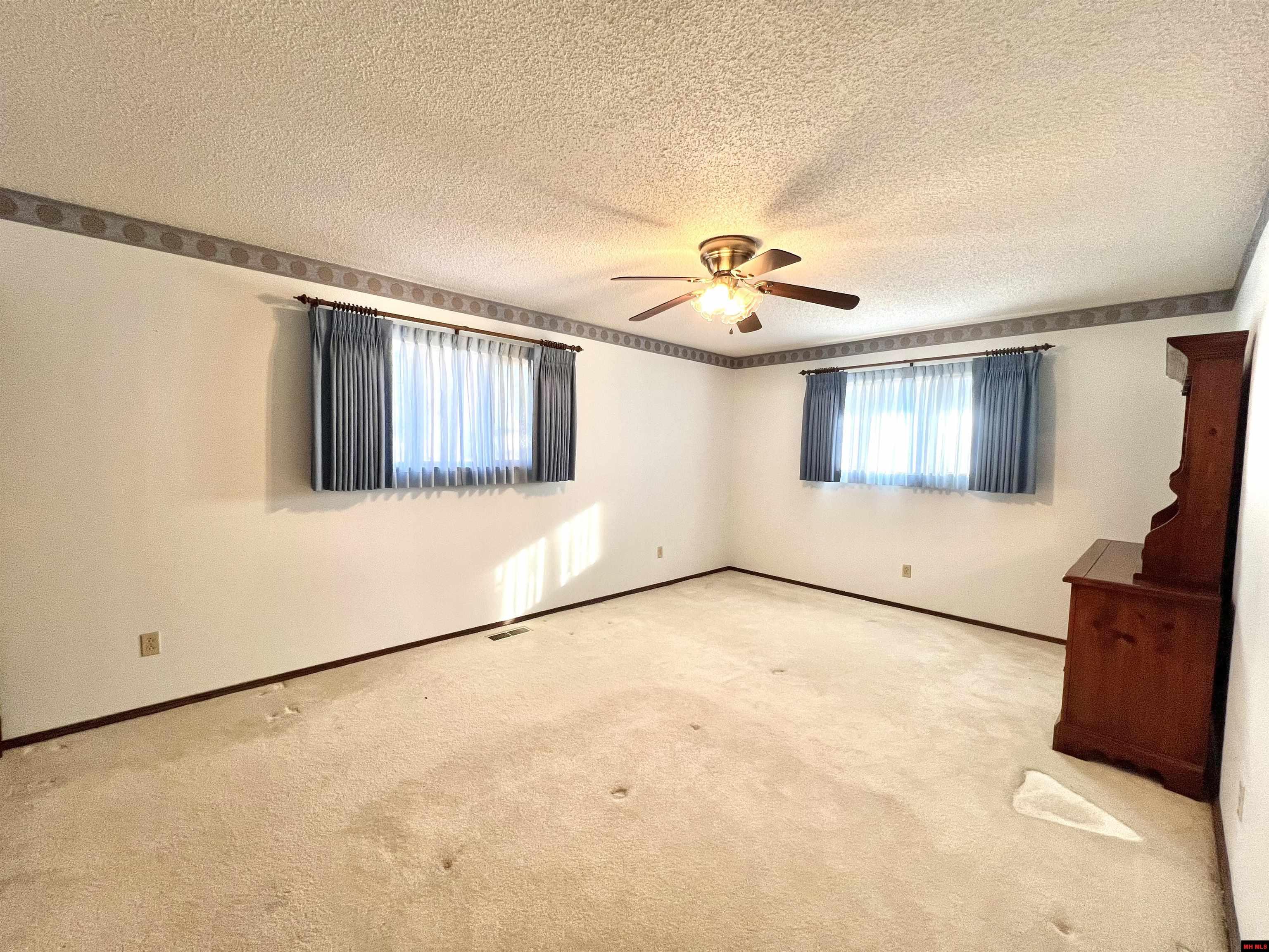 1285 Robinson Point Road