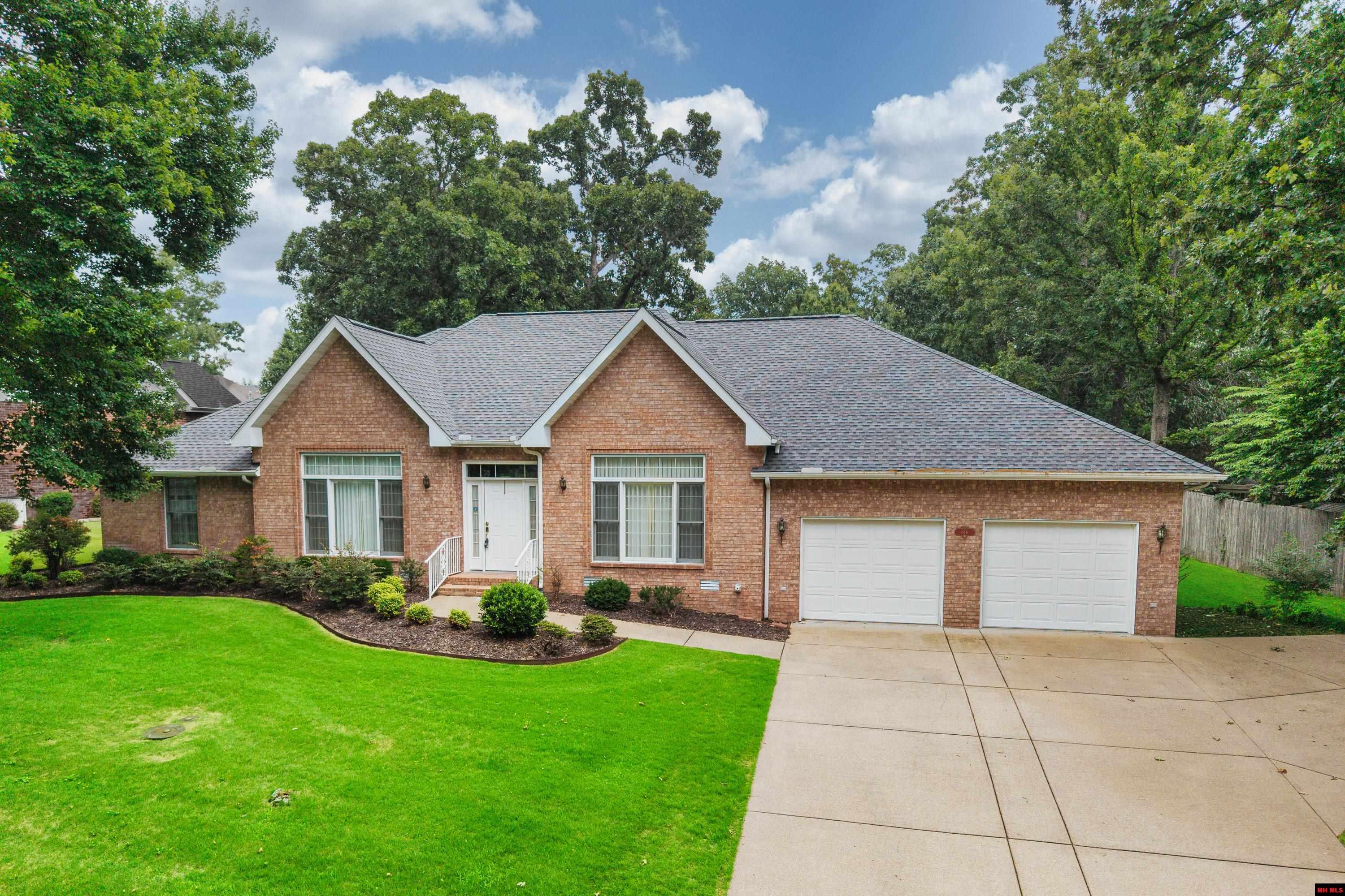 616 LEATHERWOOD DRIVE | Mountain Home, AR