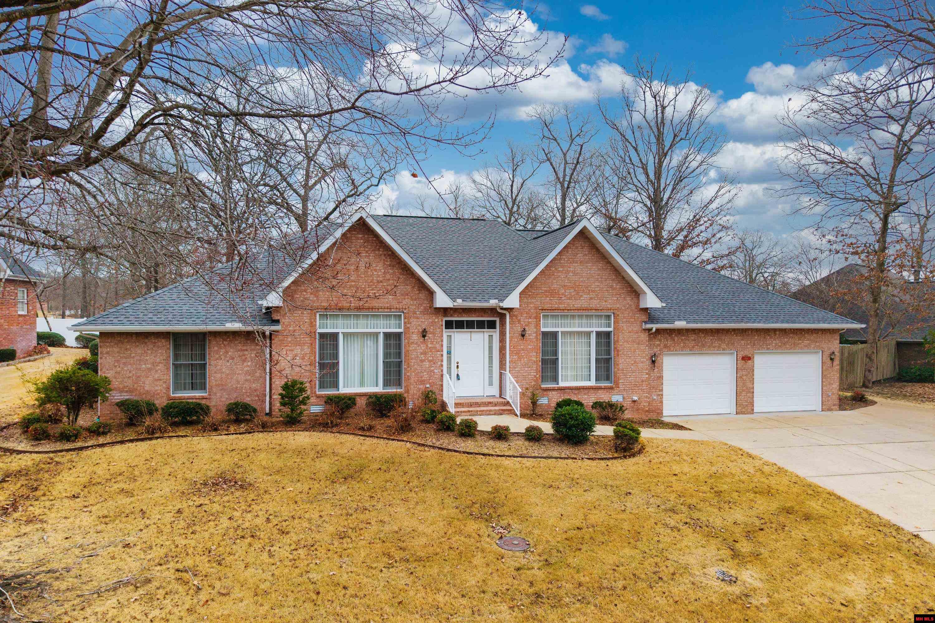 616 LEATHERWOOD DRIVE Mountain Home, AR