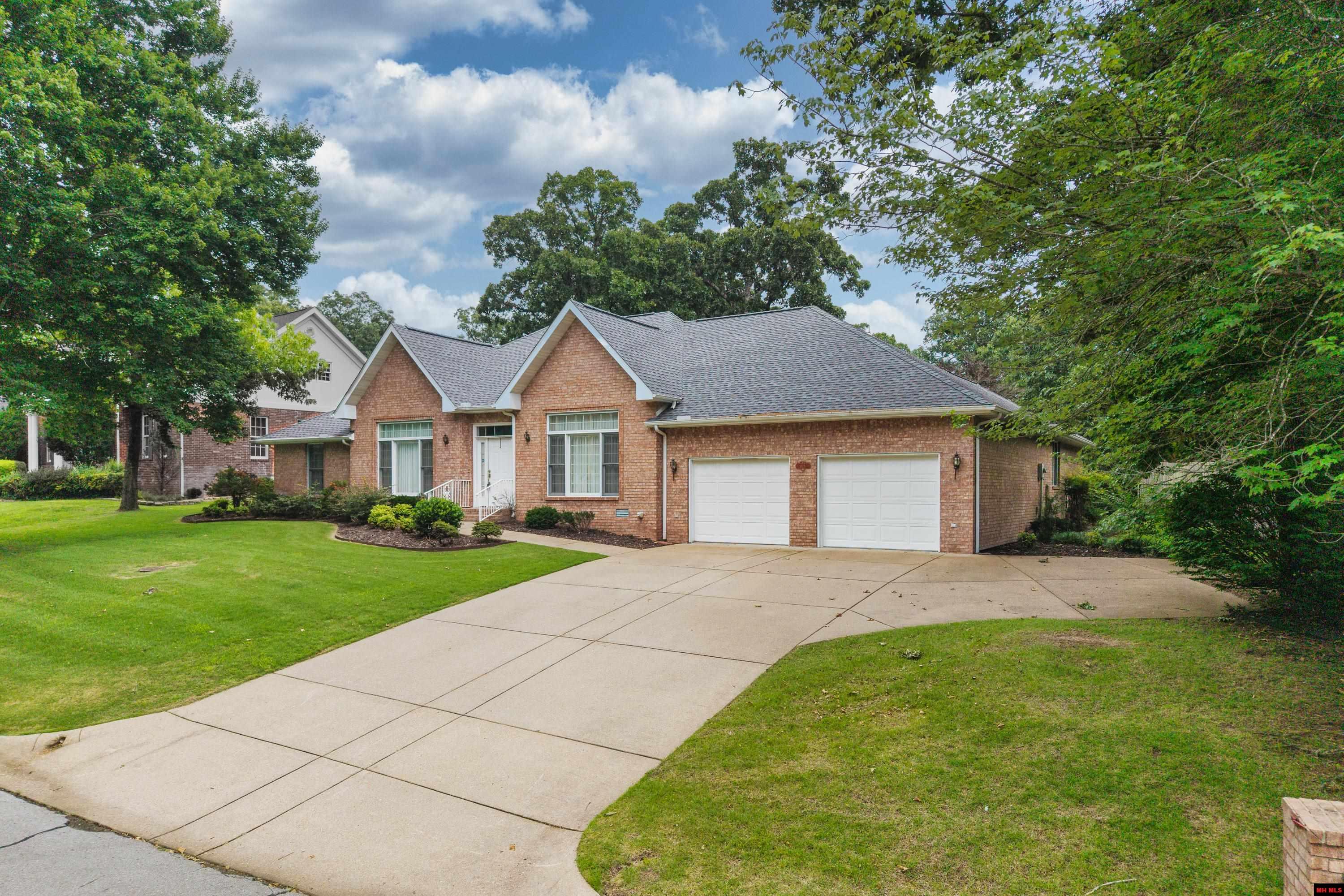 616 LEATHERWOOD DRIVE Mountain Home, AR