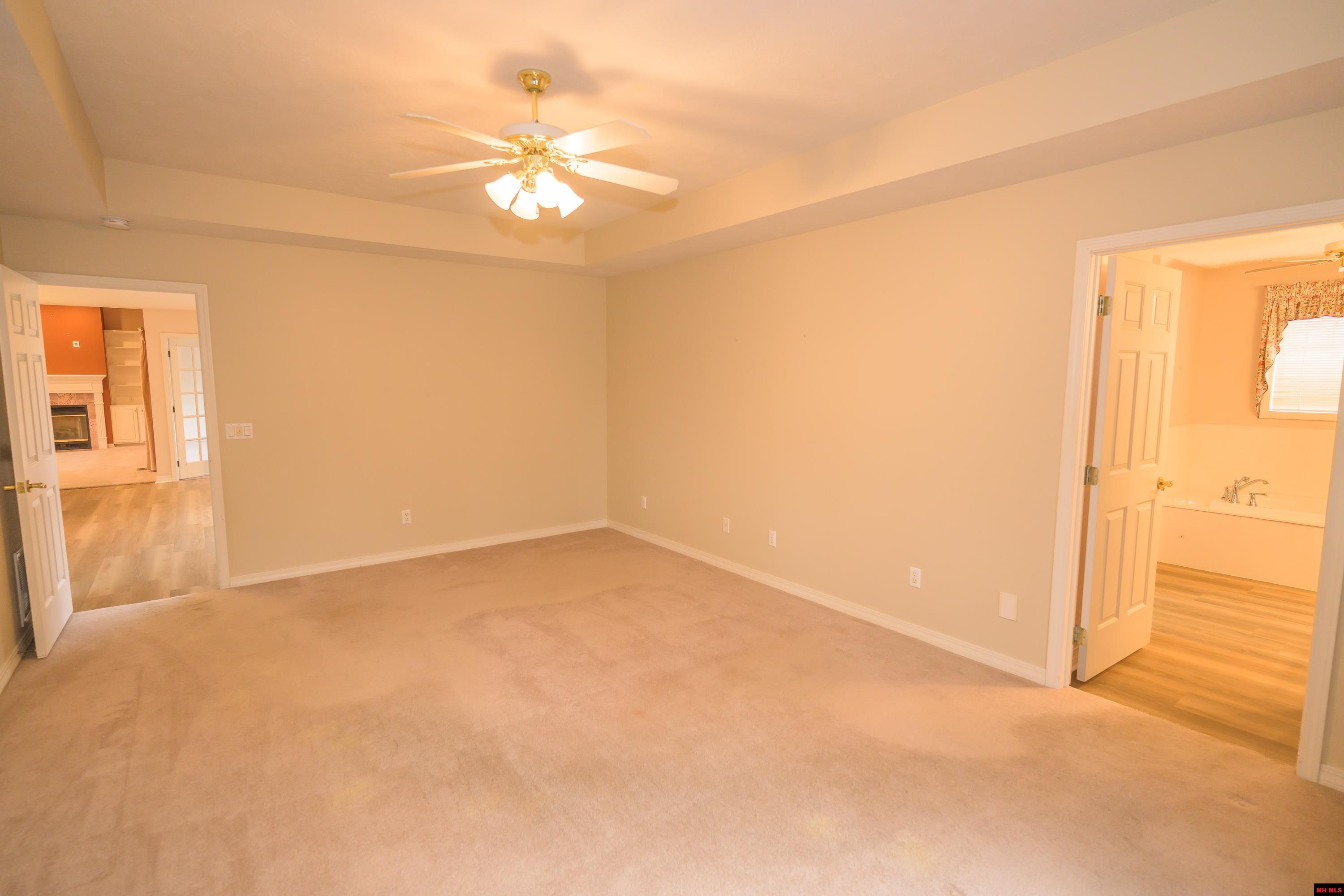 616 LEATHERWOOD DRIVE Mountain Home, AR