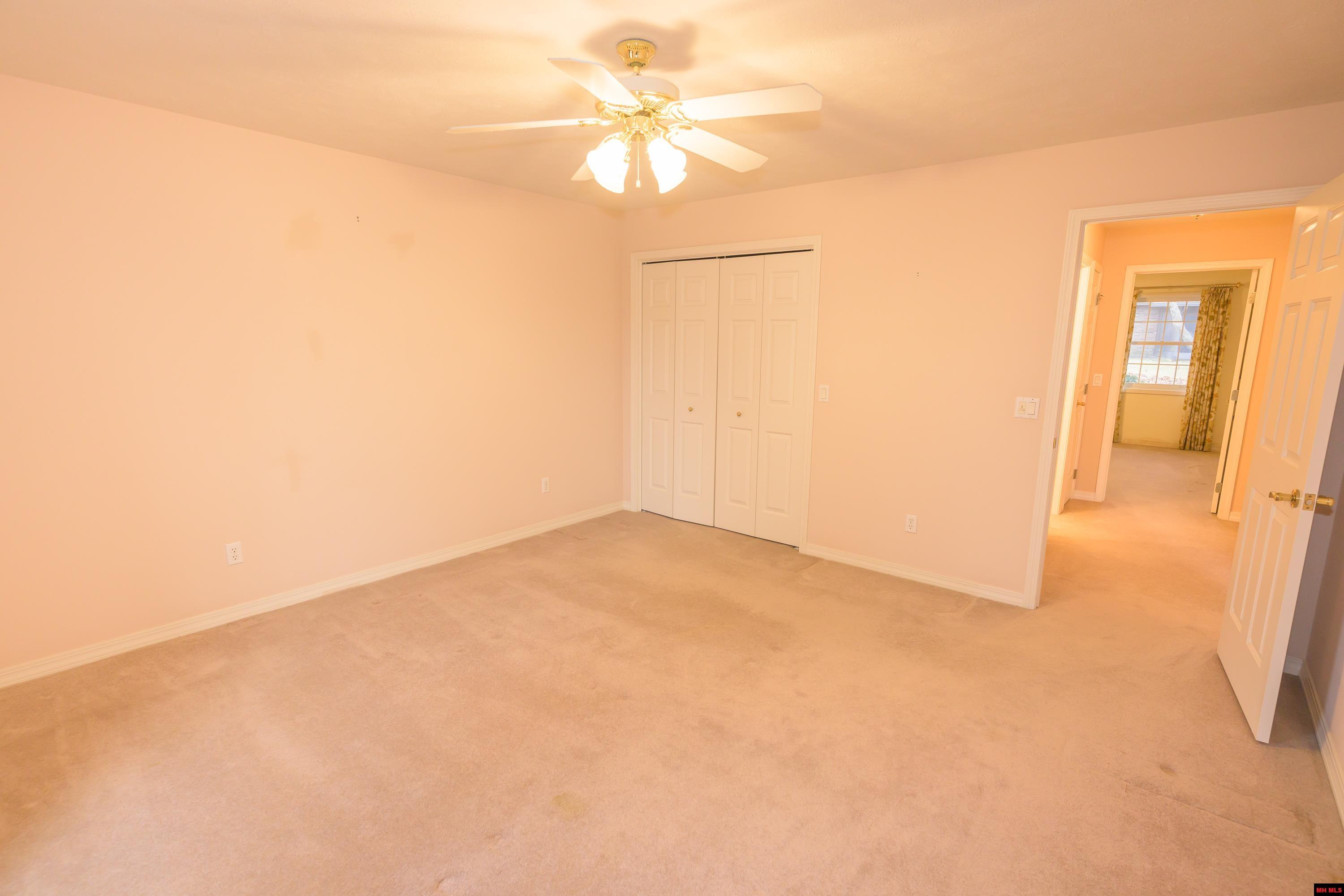 616 LEATHERWOOD DRIVE Mountain Home, AR