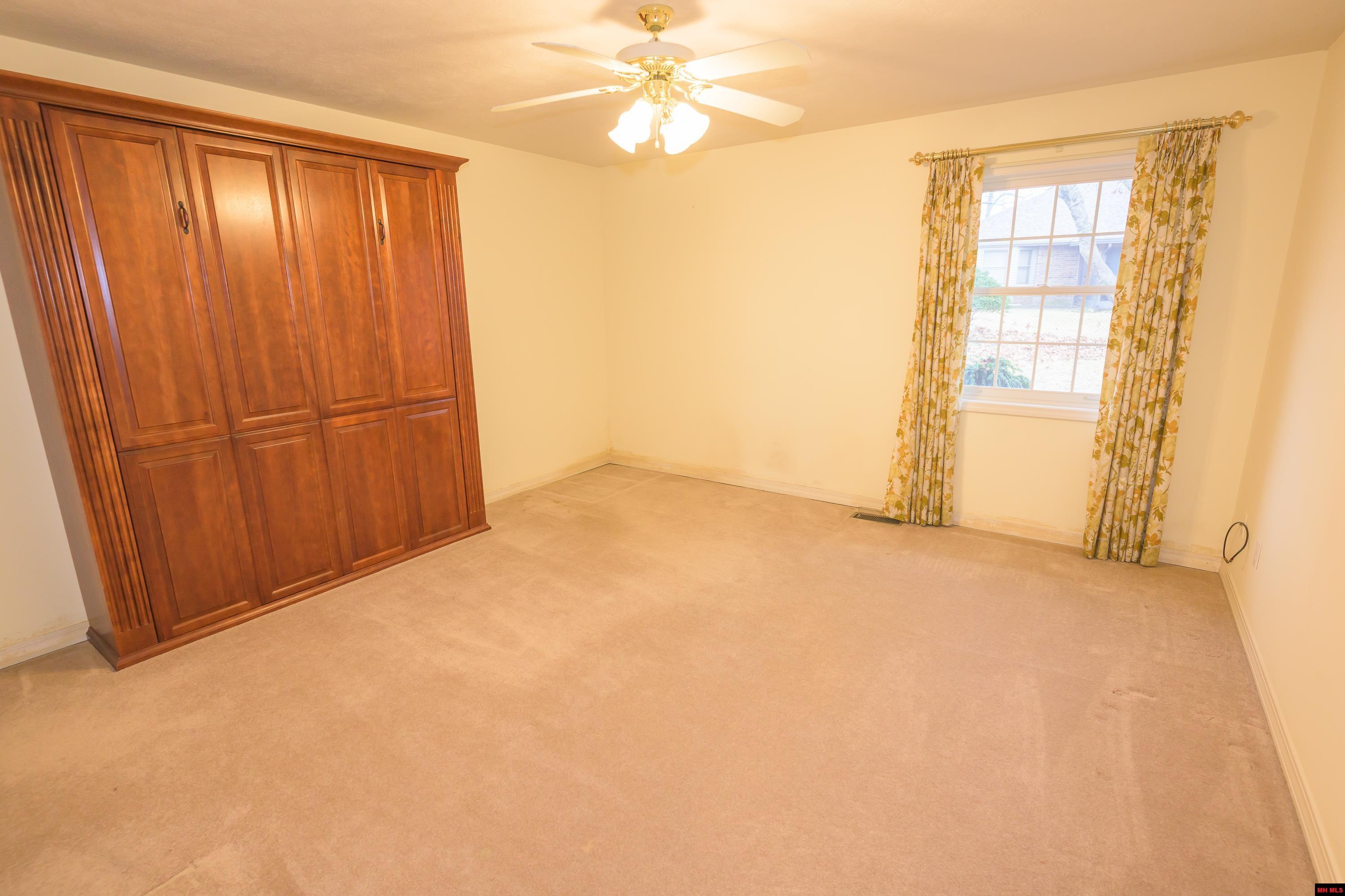 616 LEATHERWOOD DRIVE Mountain Home, AR