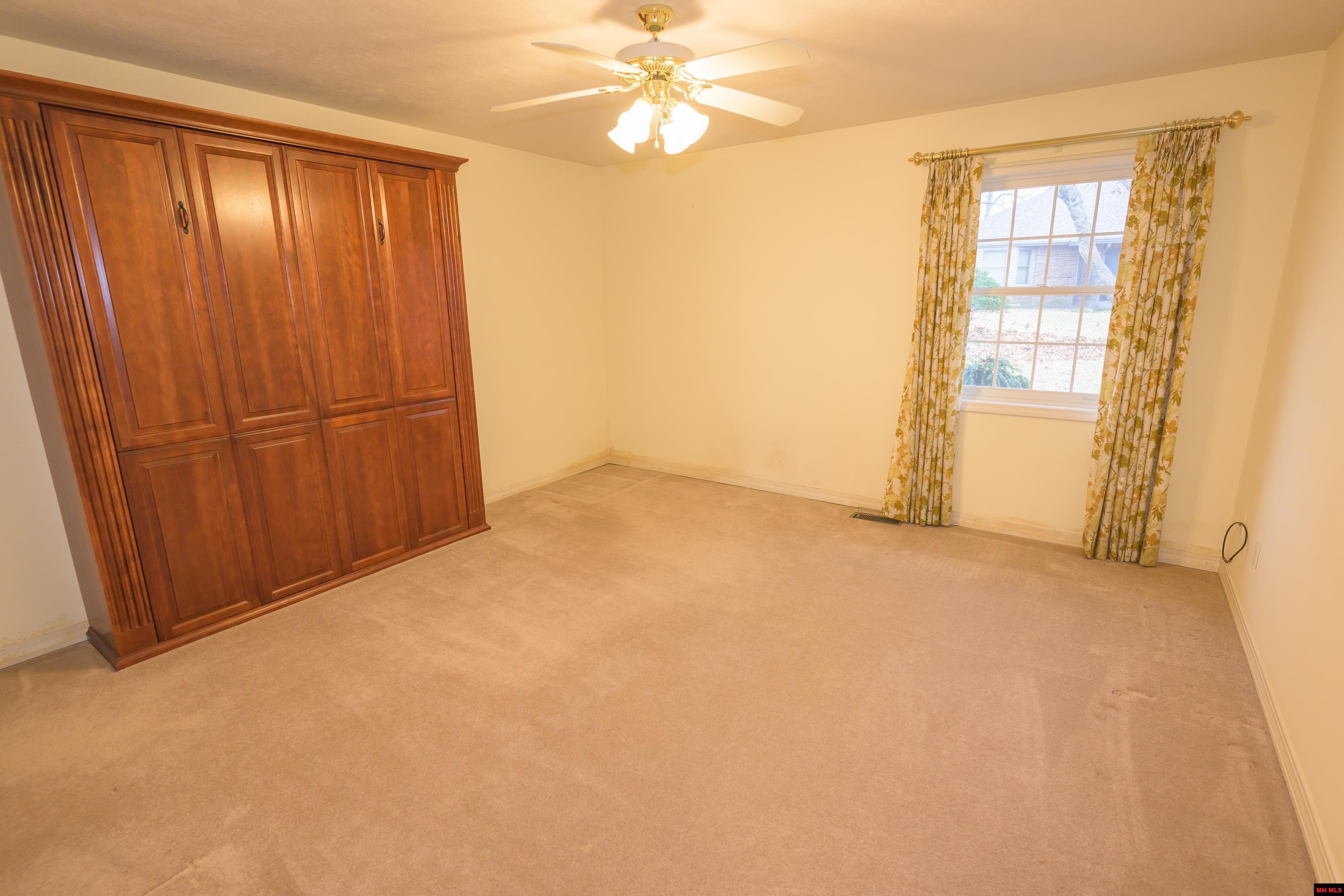 616 LEATHERWOOD DRIVE Mountain Home, AR