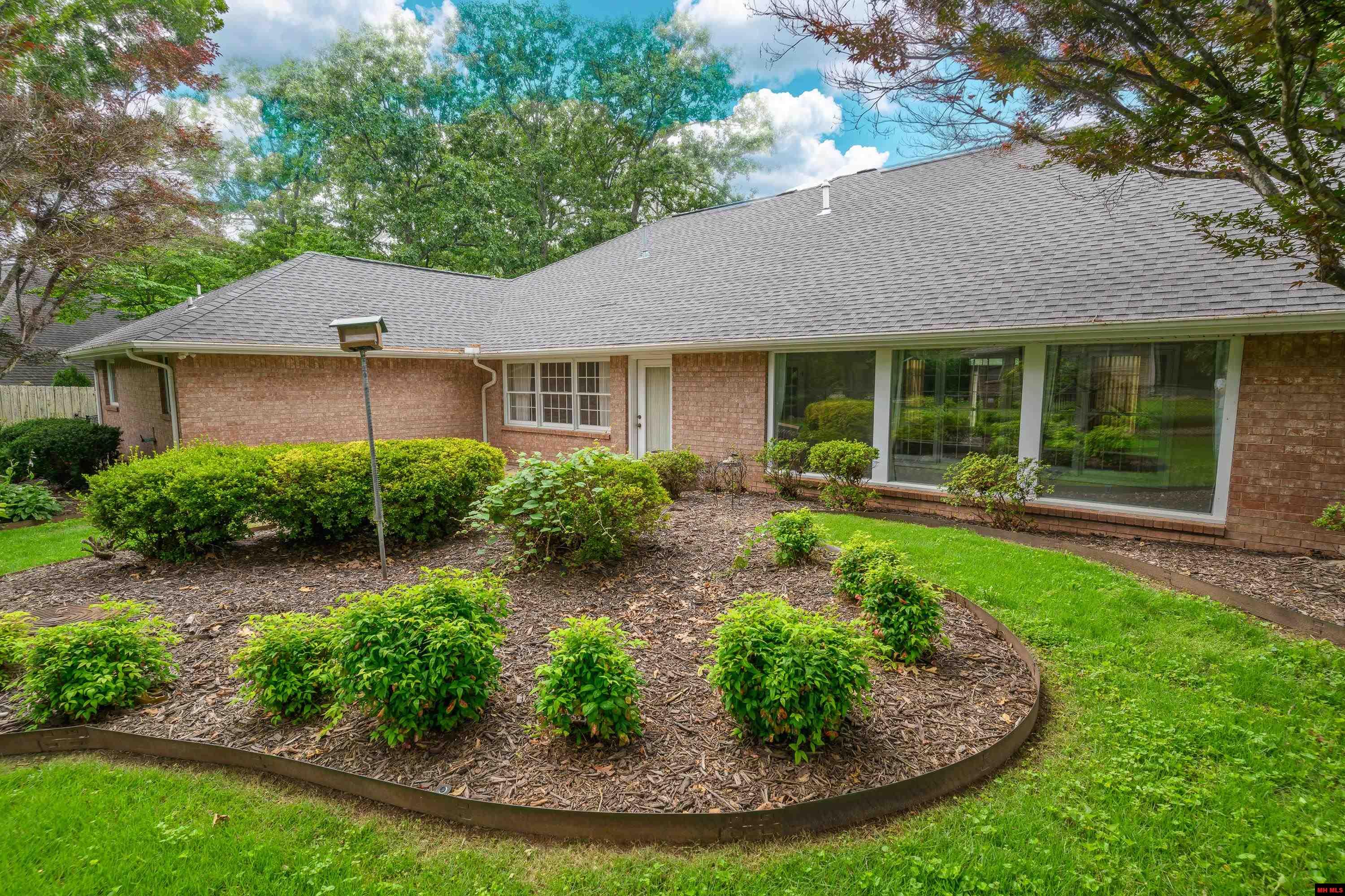 616 LEATHERWOOD DRIVE Mountain Home, AR