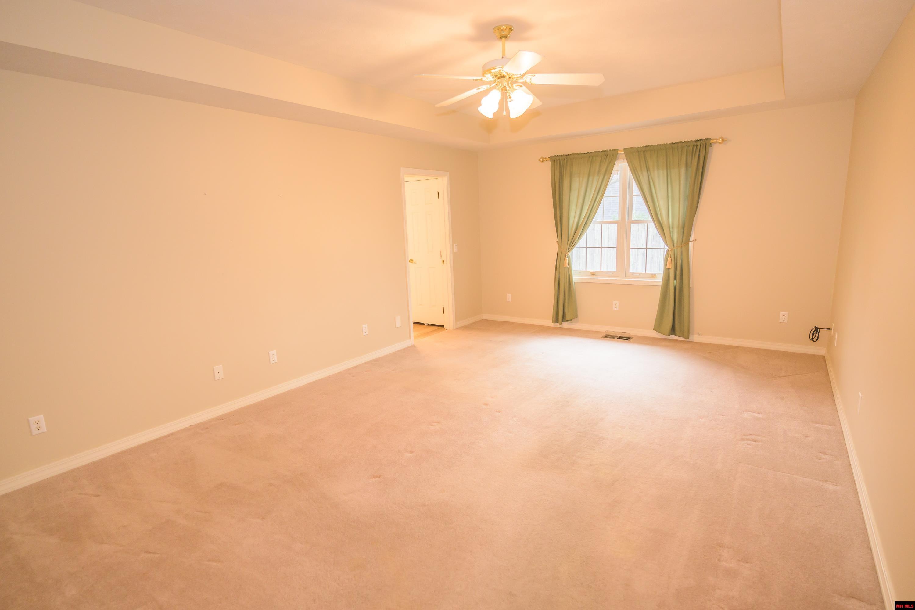 616 LEATHERWOOD DRIVE Mountain Home, AR