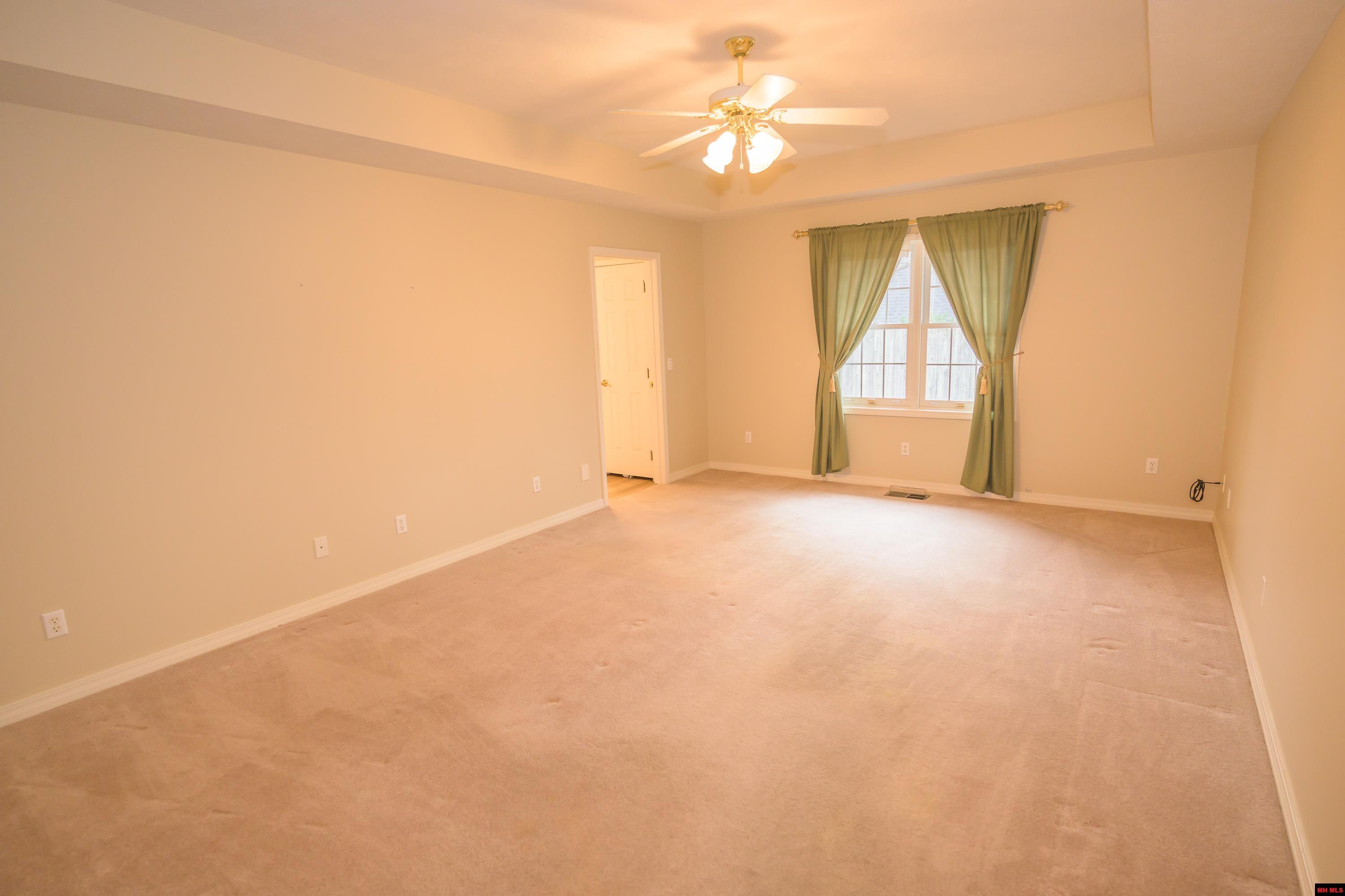 616 LEATHERWOOD DRIVE Mountain Home, AR