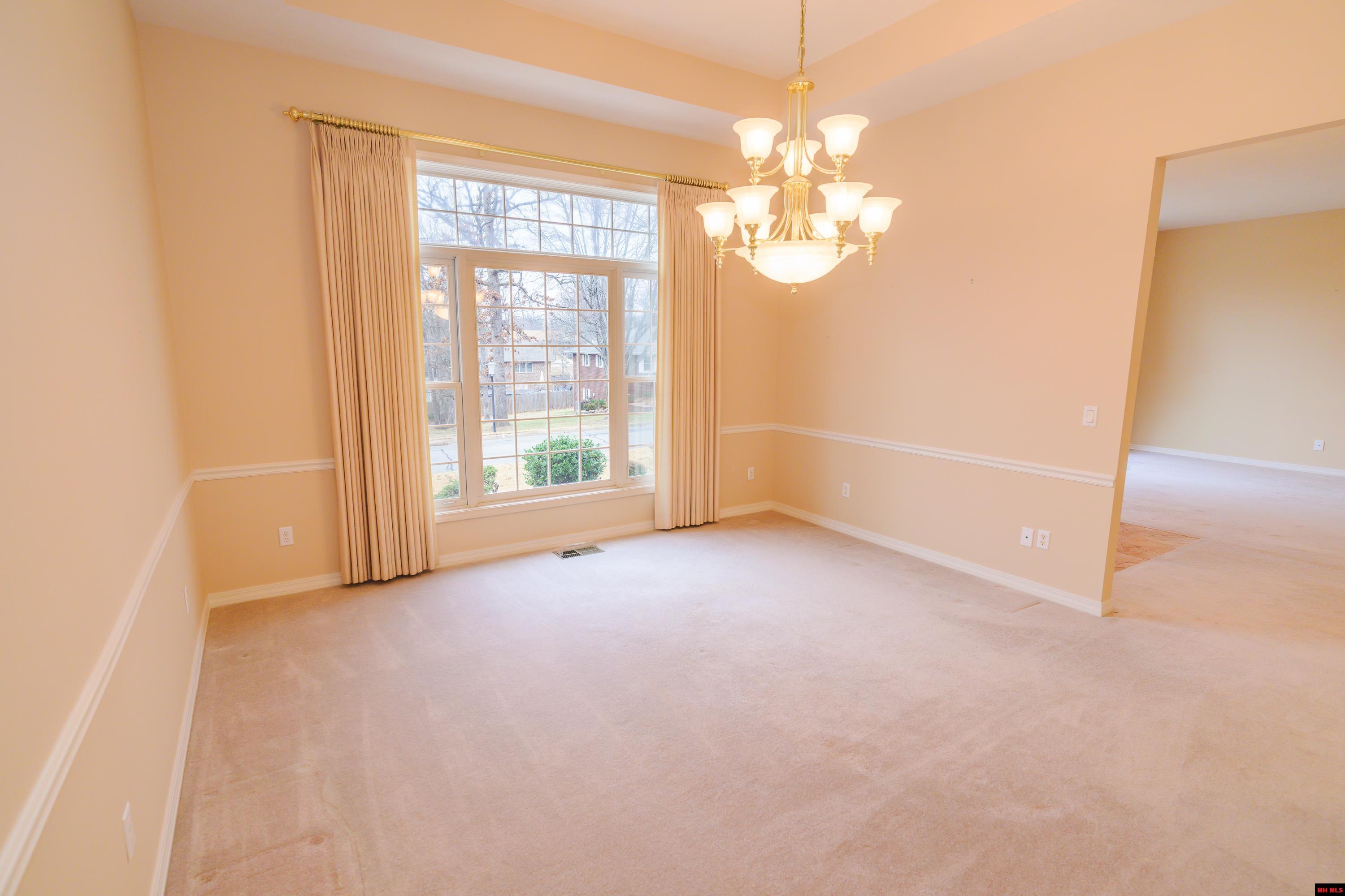 616 LEATHERWOOD DRIVE Mountain Home, AR