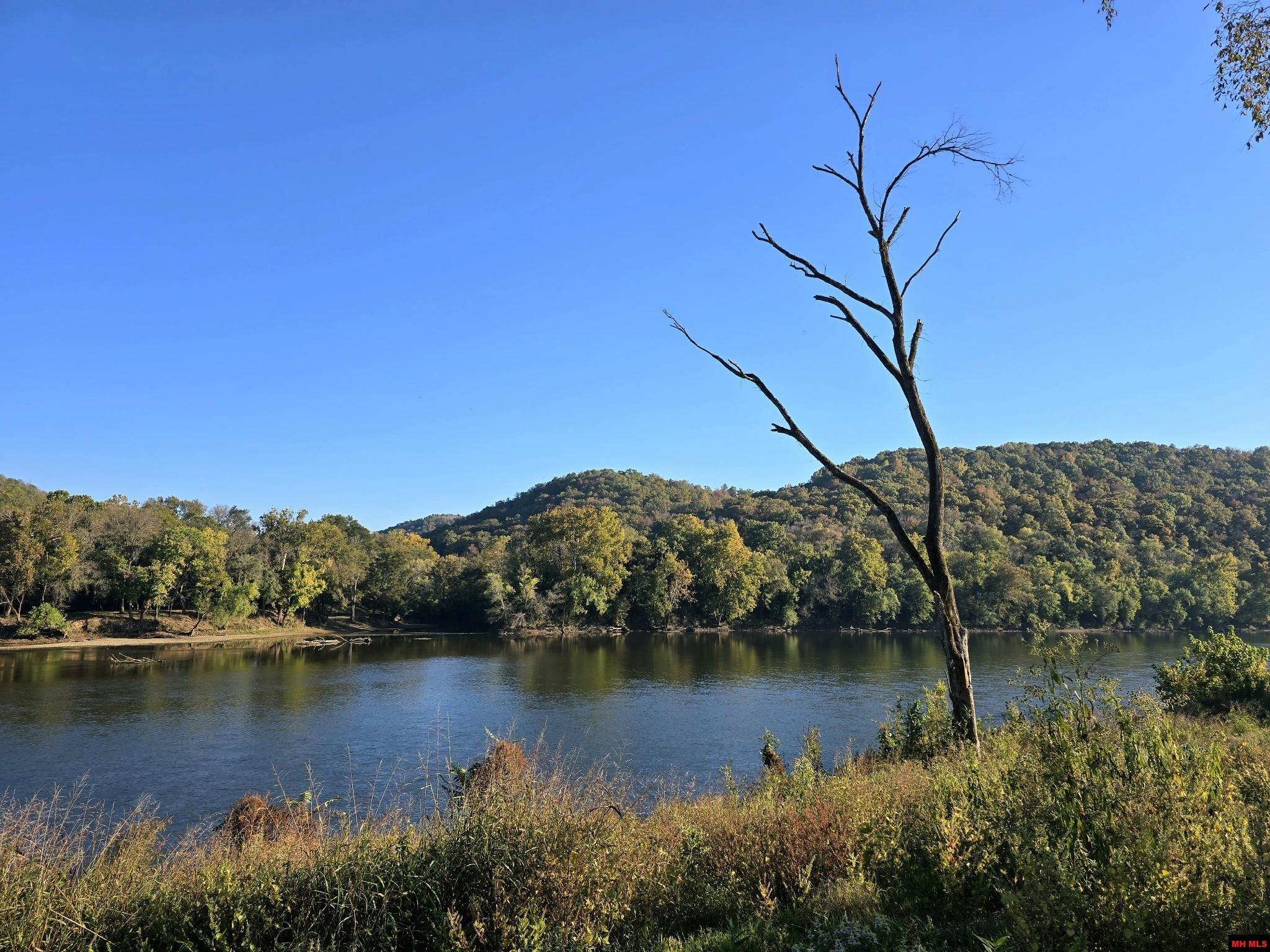 070499-100172-7 W School House Hollow Road