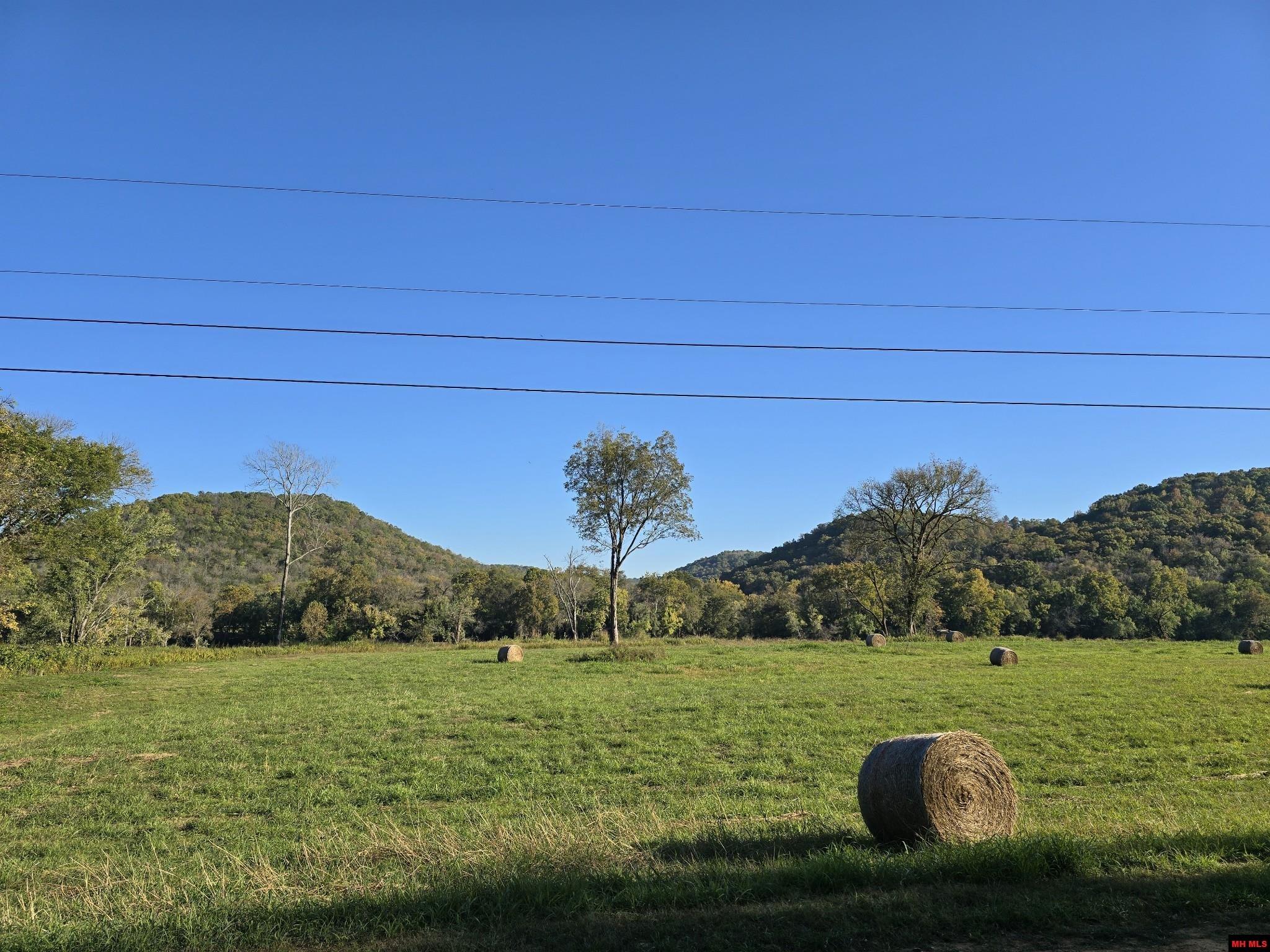 070499-100172-7 W School House Hollow Road