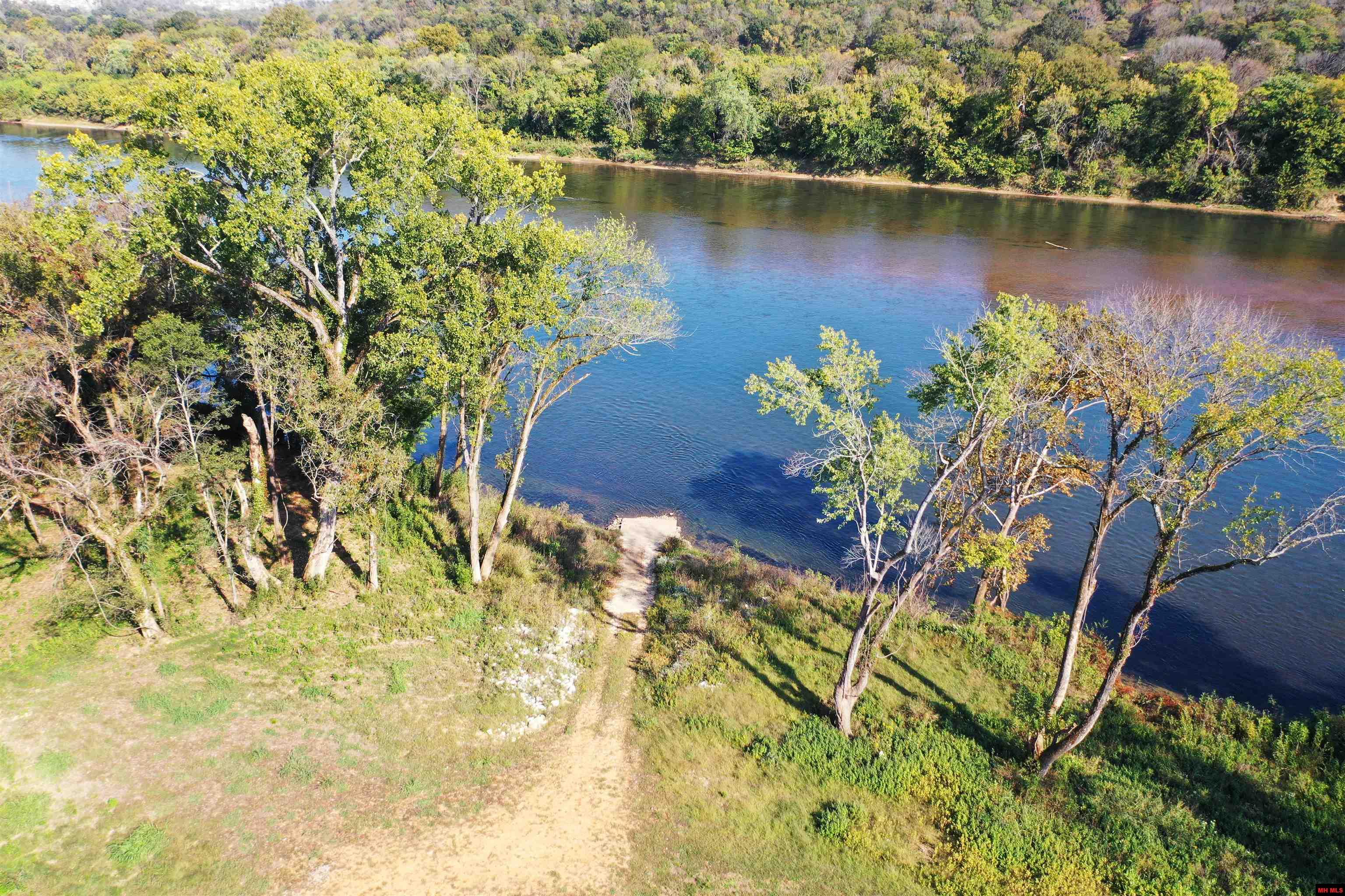 070499-100172-7 W School House Hollow Road