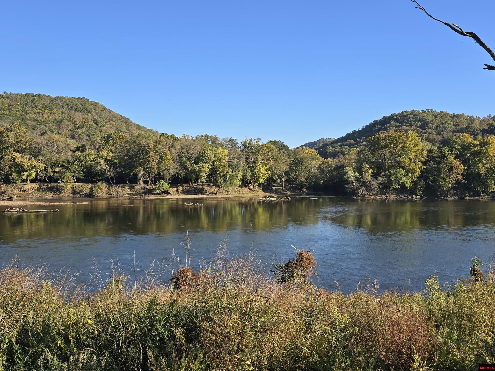 070499-100172-7 W School House Hollow Road