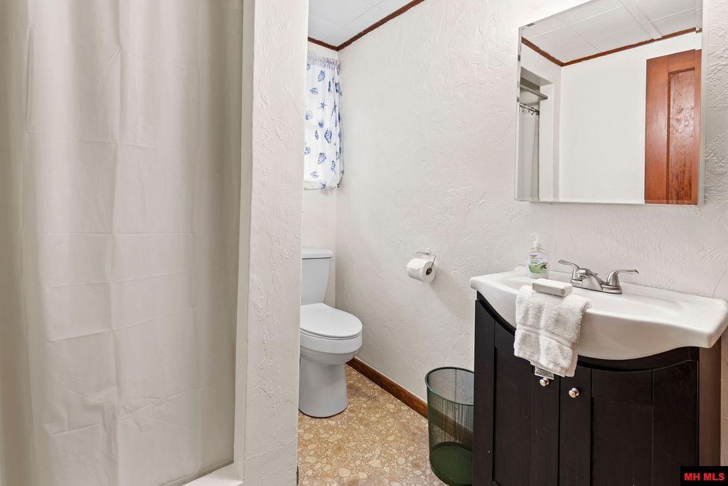 Unit 7 Golden Acre Road