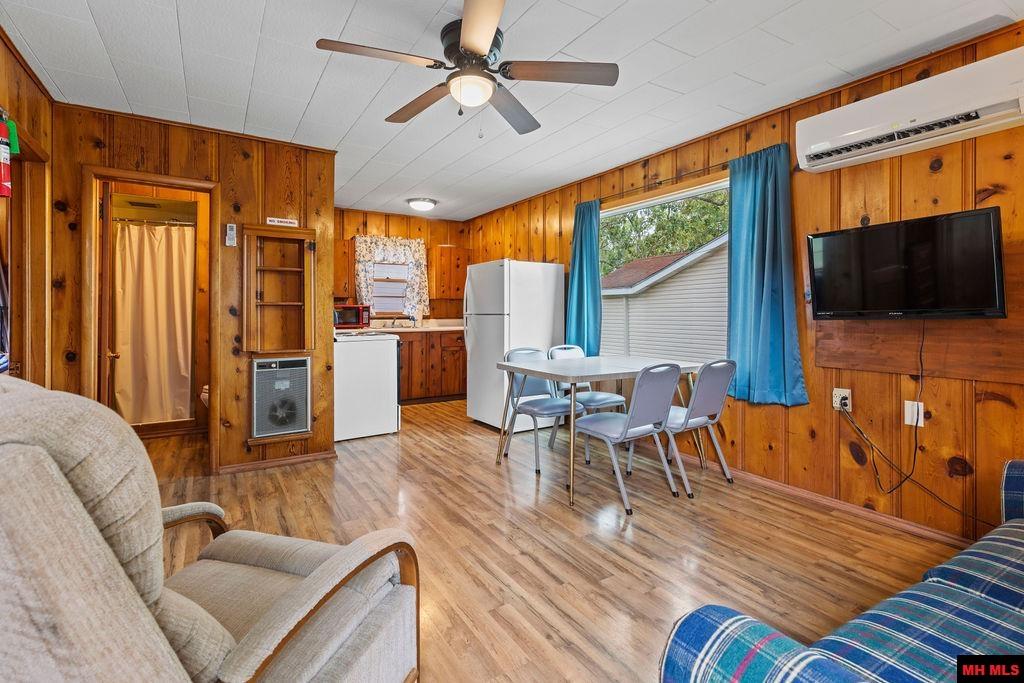 Unit 1 Golden Acre Road