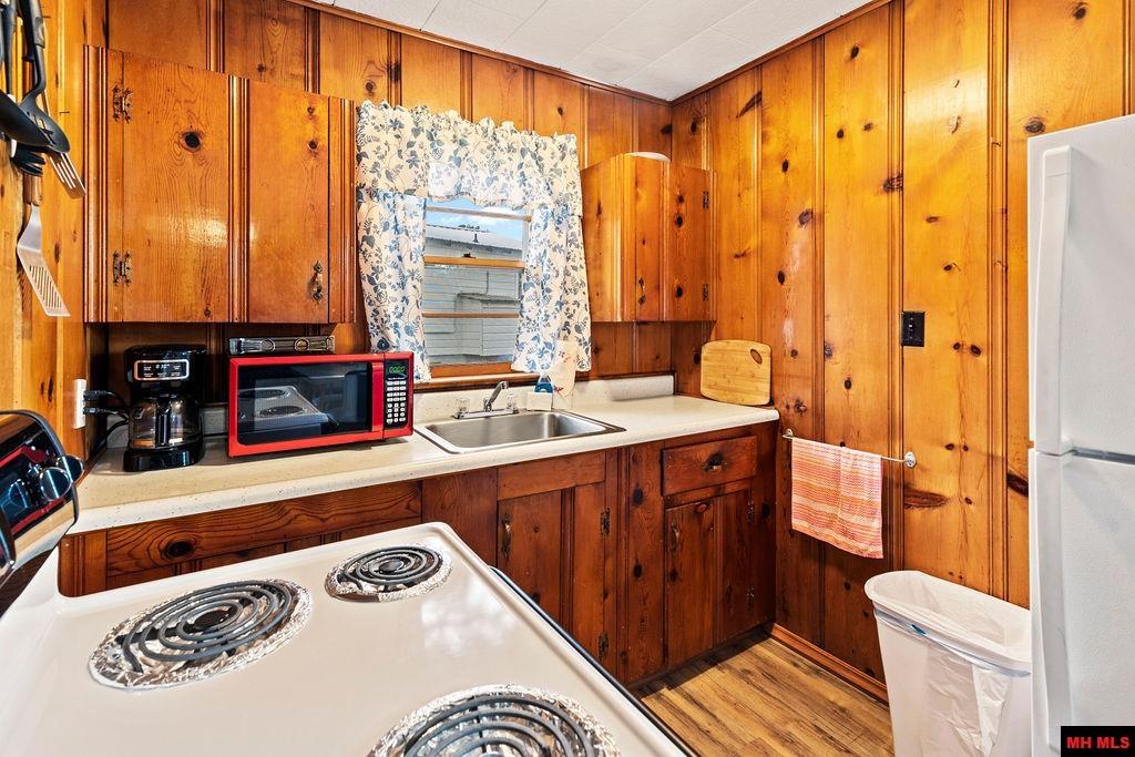 Unit 1 Golden Acre Road