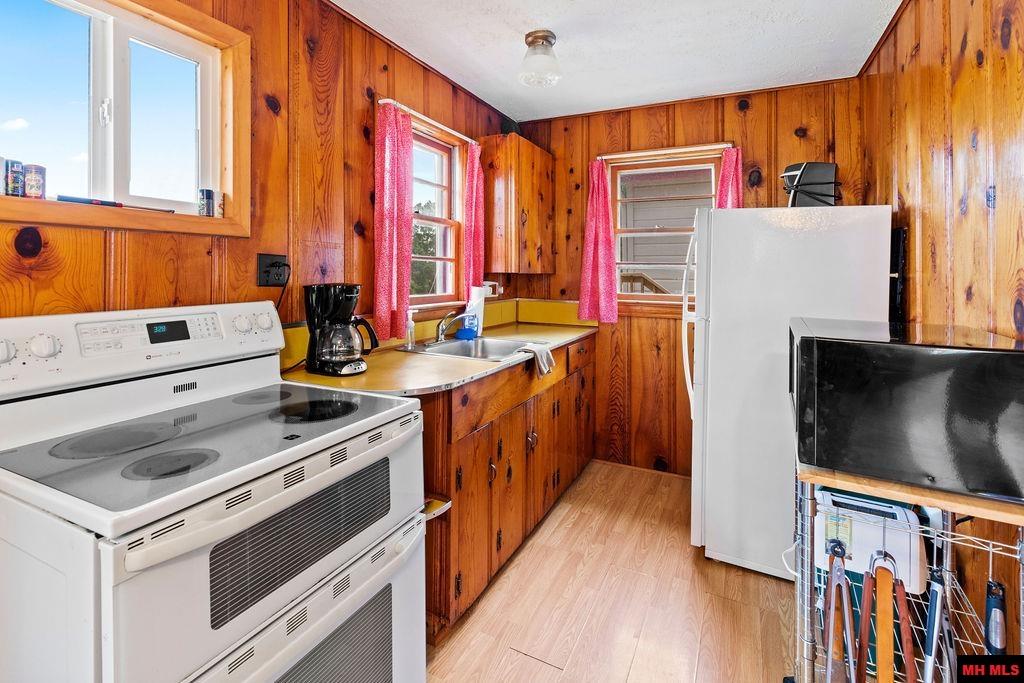 Unit 4 Golden Acre Road