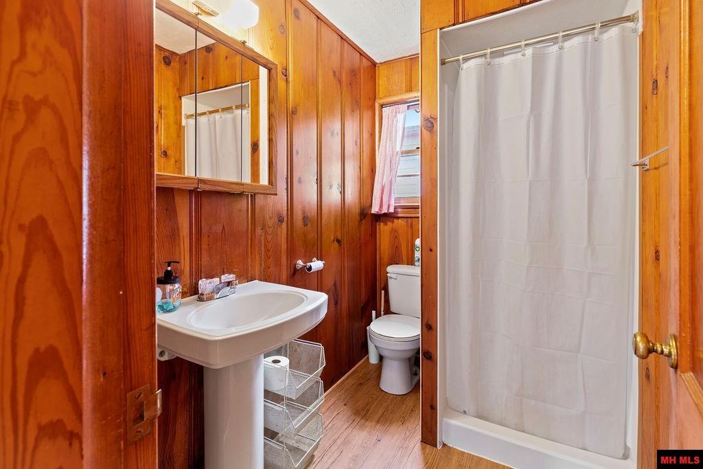 Unit 4 Golden Acre Road