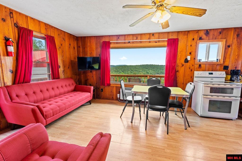 Unit 4 Golden Acre Road