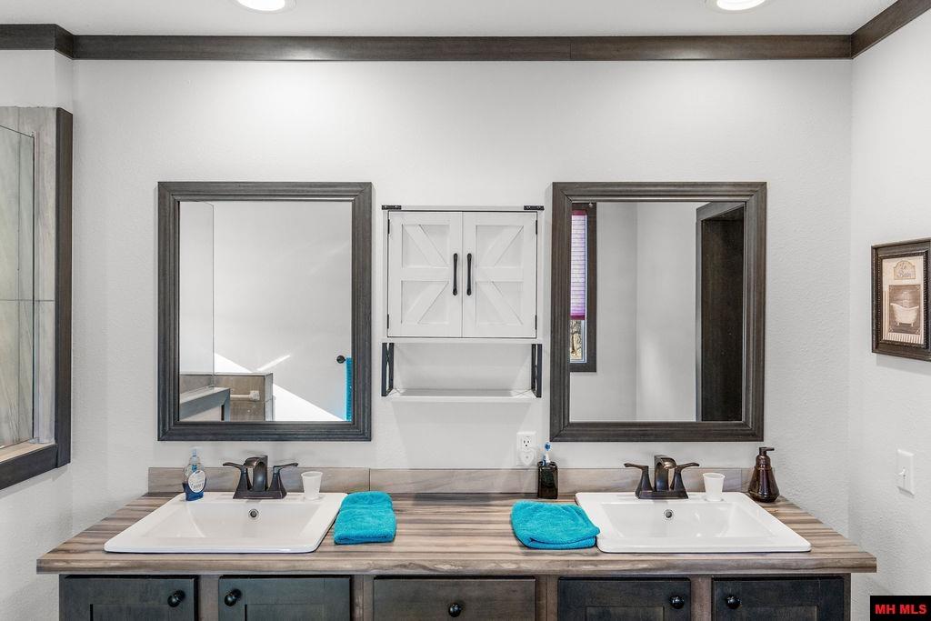 376 PEBBLECREEK DRIVE Mountain Home, AR