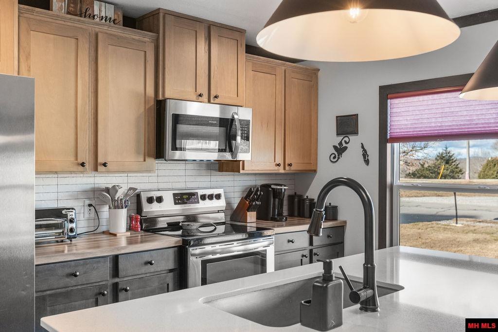 376 PEBBLECREEK DRIVE Mountain Home, AR