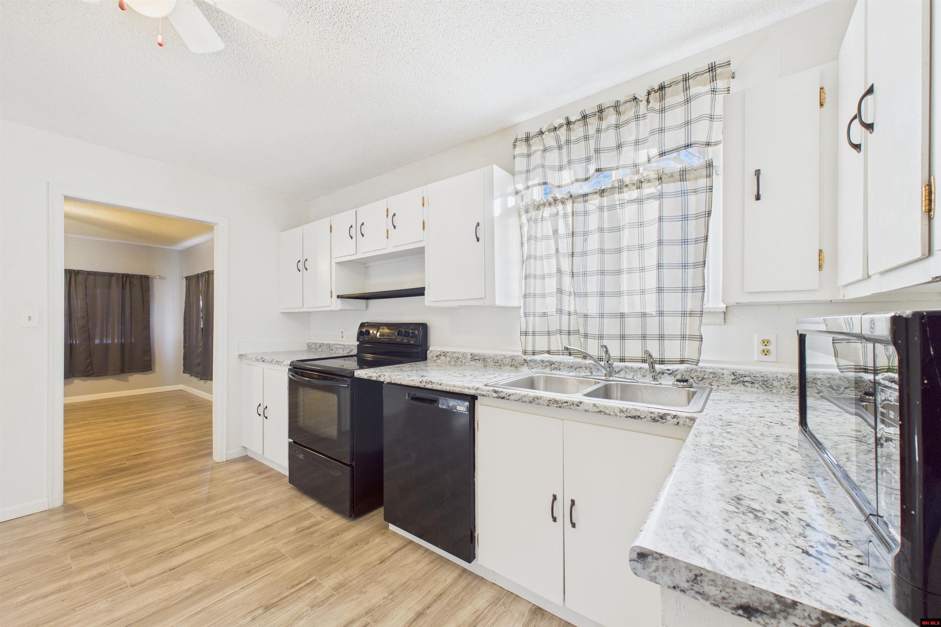 608 ESTES AVENUE Yellville, AR