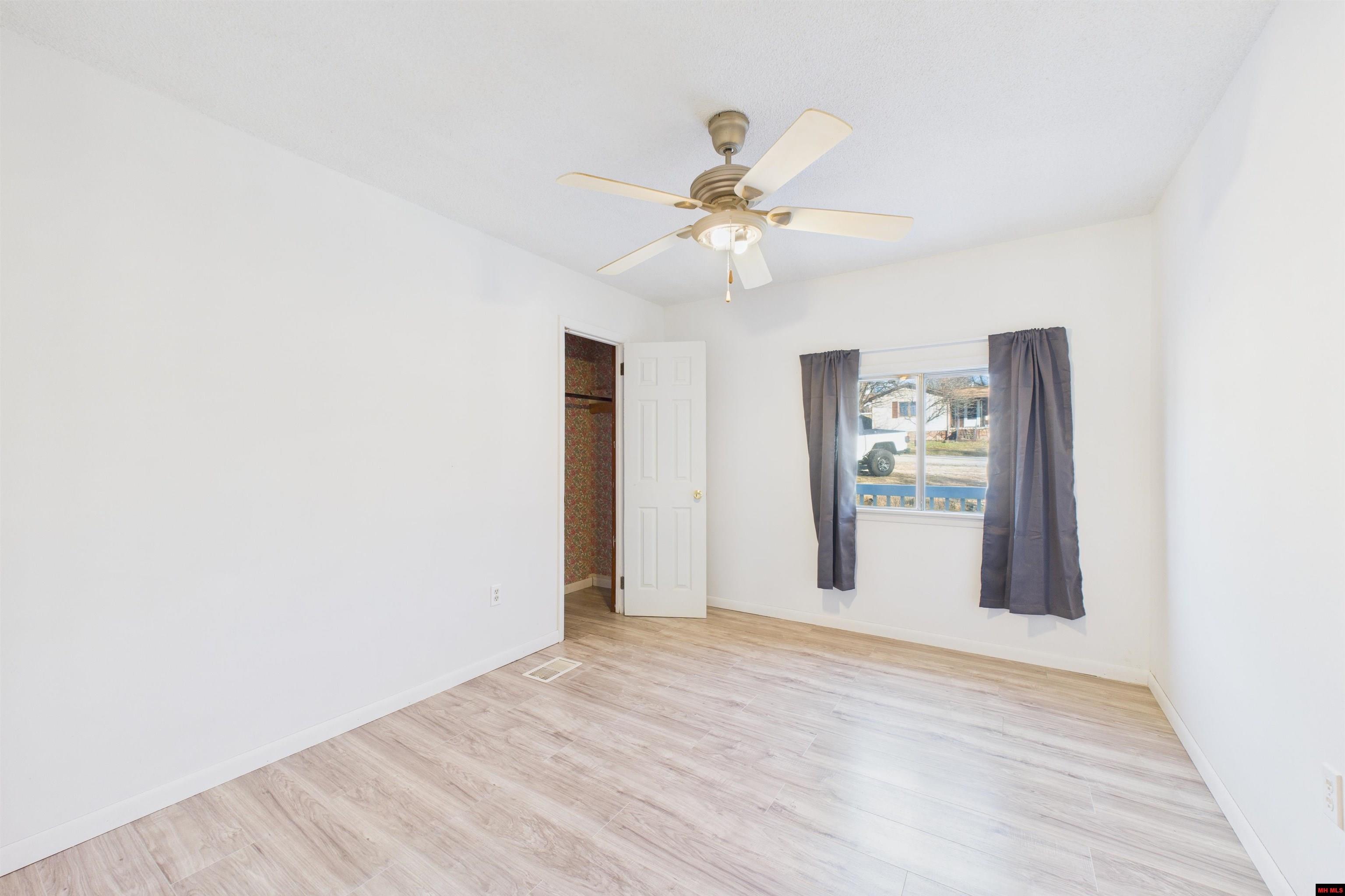 608 ESTES AVENUE Yellville, AR