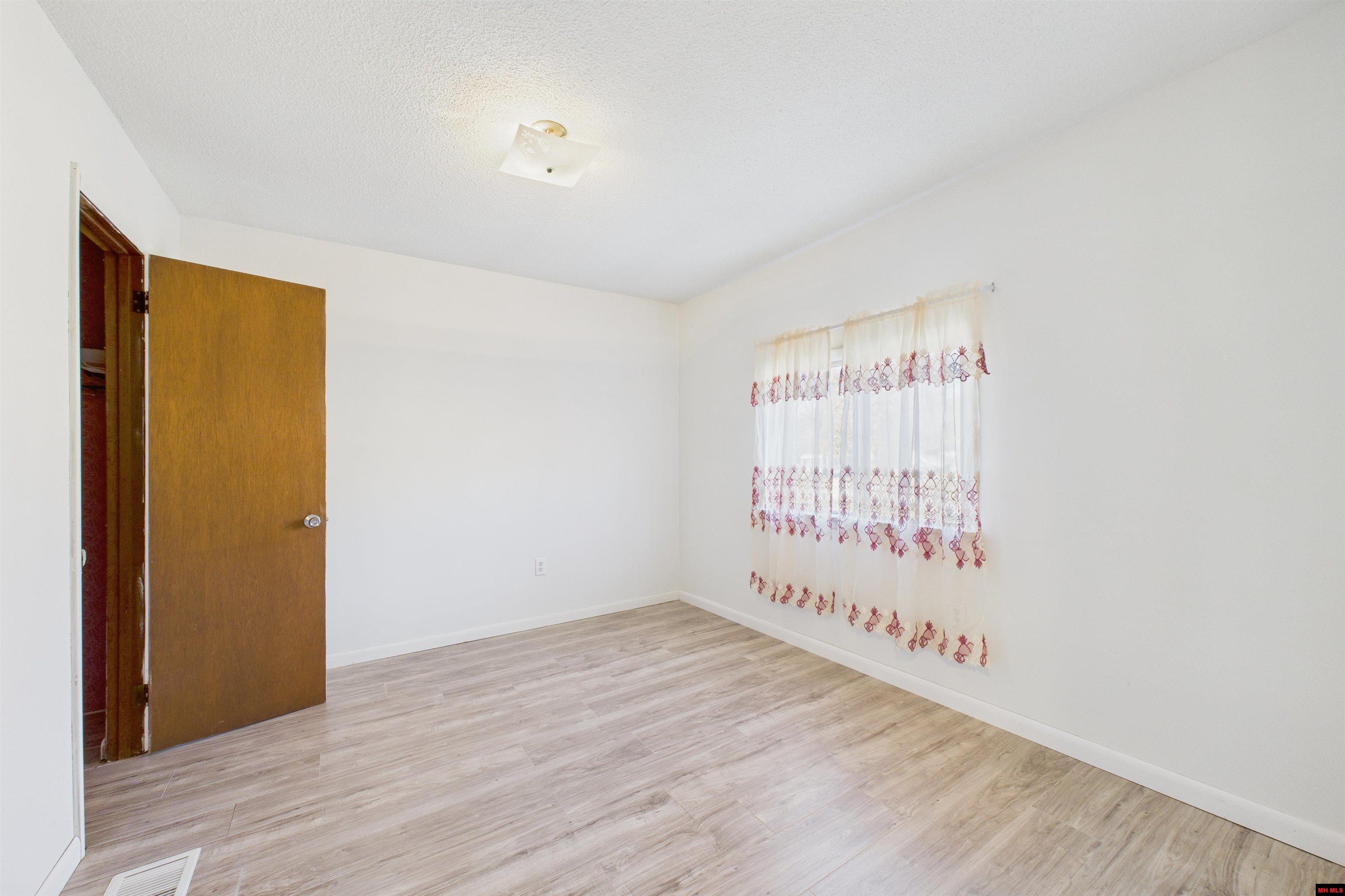 608 ESTES AVENUE Yellville, AR