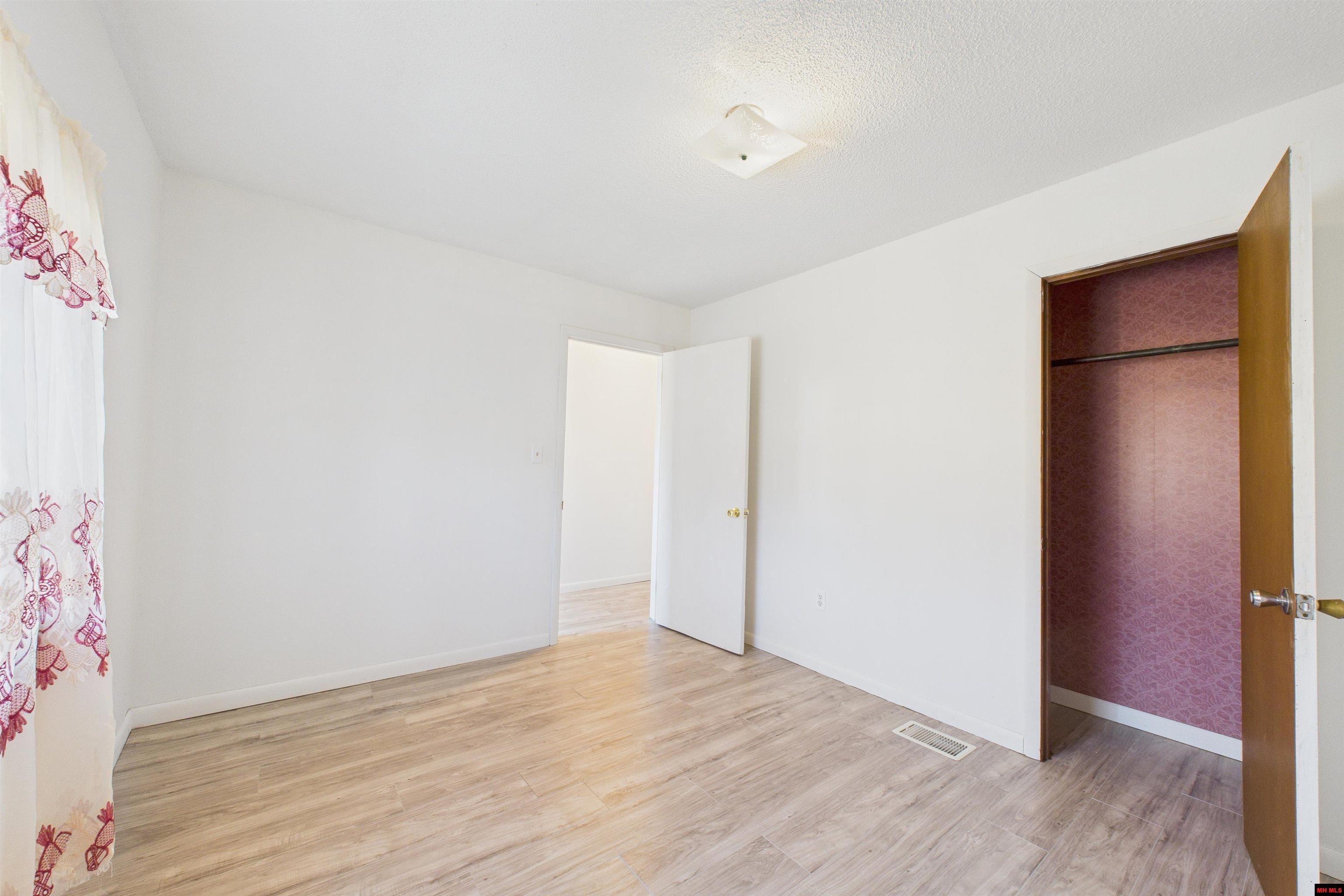 608 ESTES AVENUE Yellville, AR