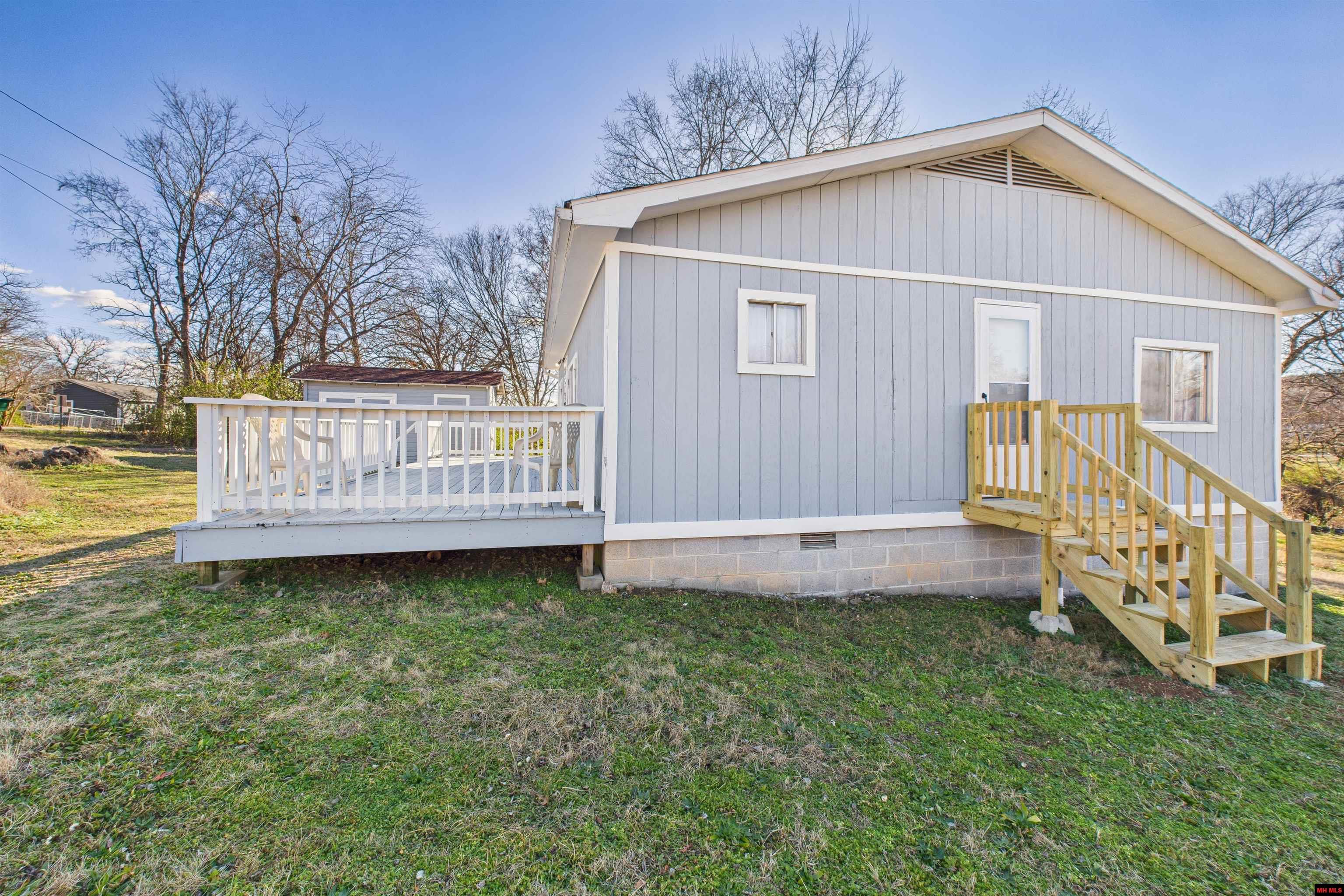 608 ESTES AVENUE Yellville, AR