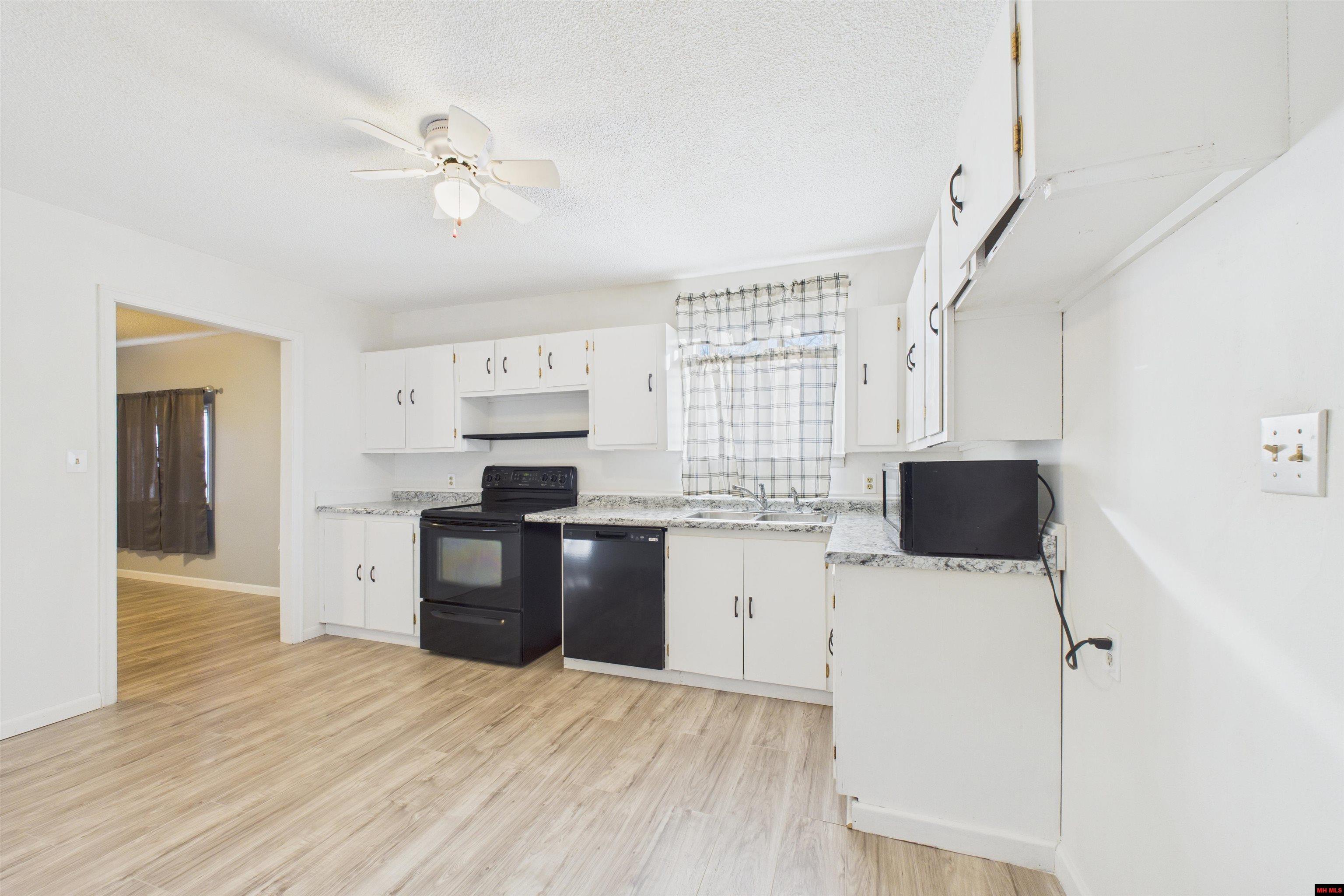 608 ESTES AVENUE Yellville, AR