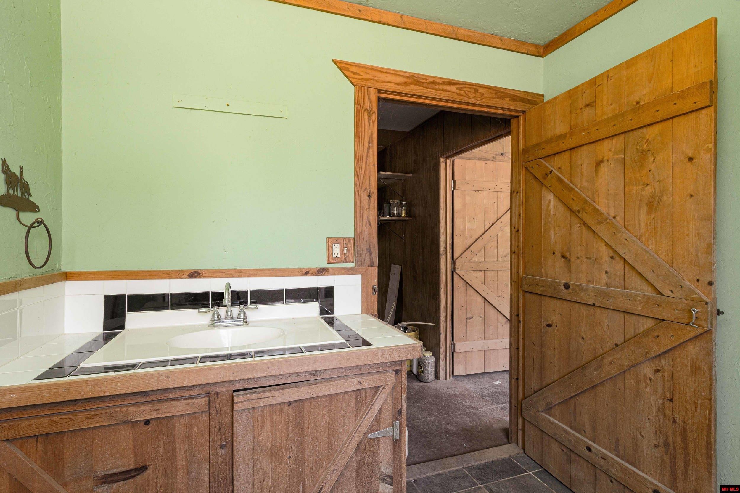 251 COLD MOUNTAIN TERRACE Yellville, AR 72687