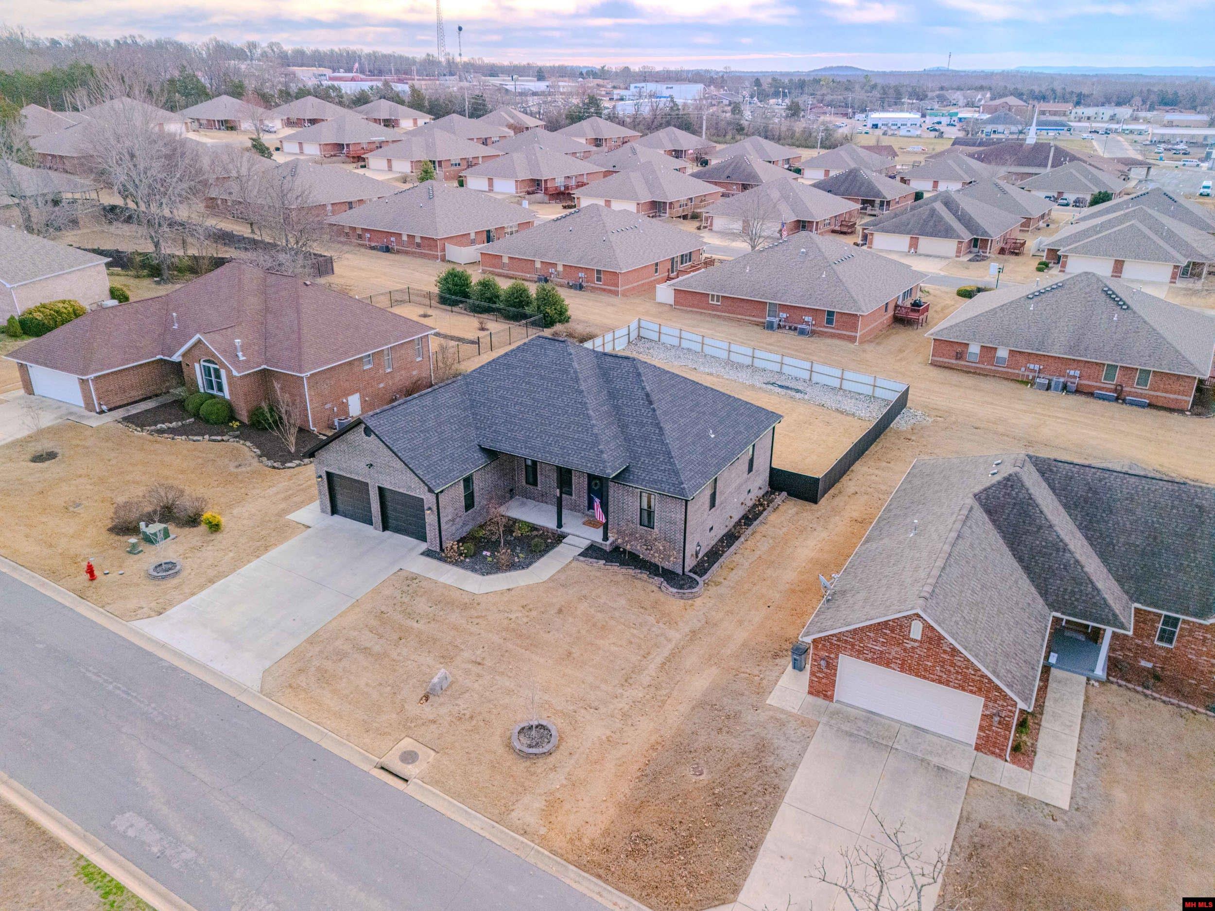 1216 Chestnut Hills Drive