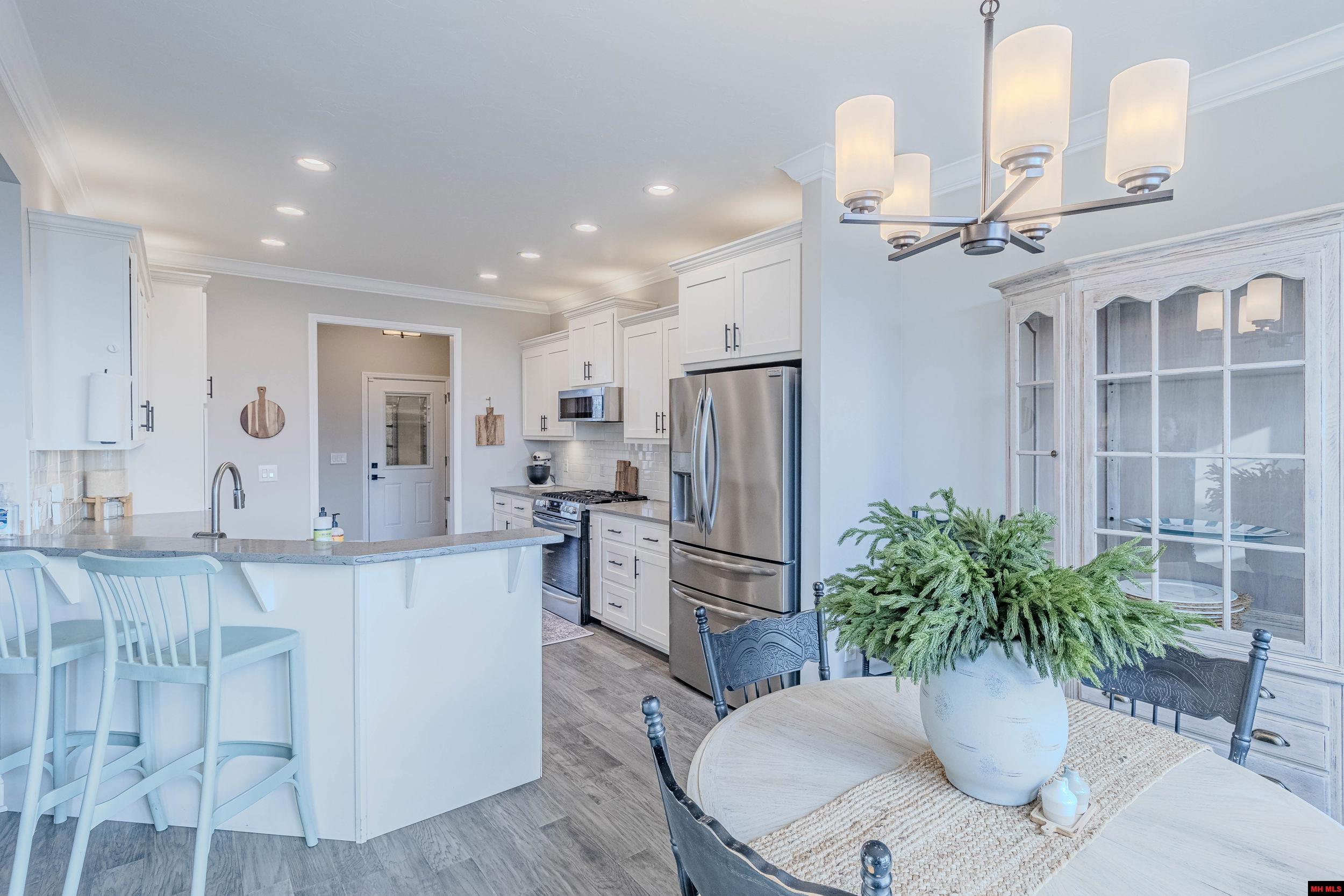 1216 Chestnut Hills Drive