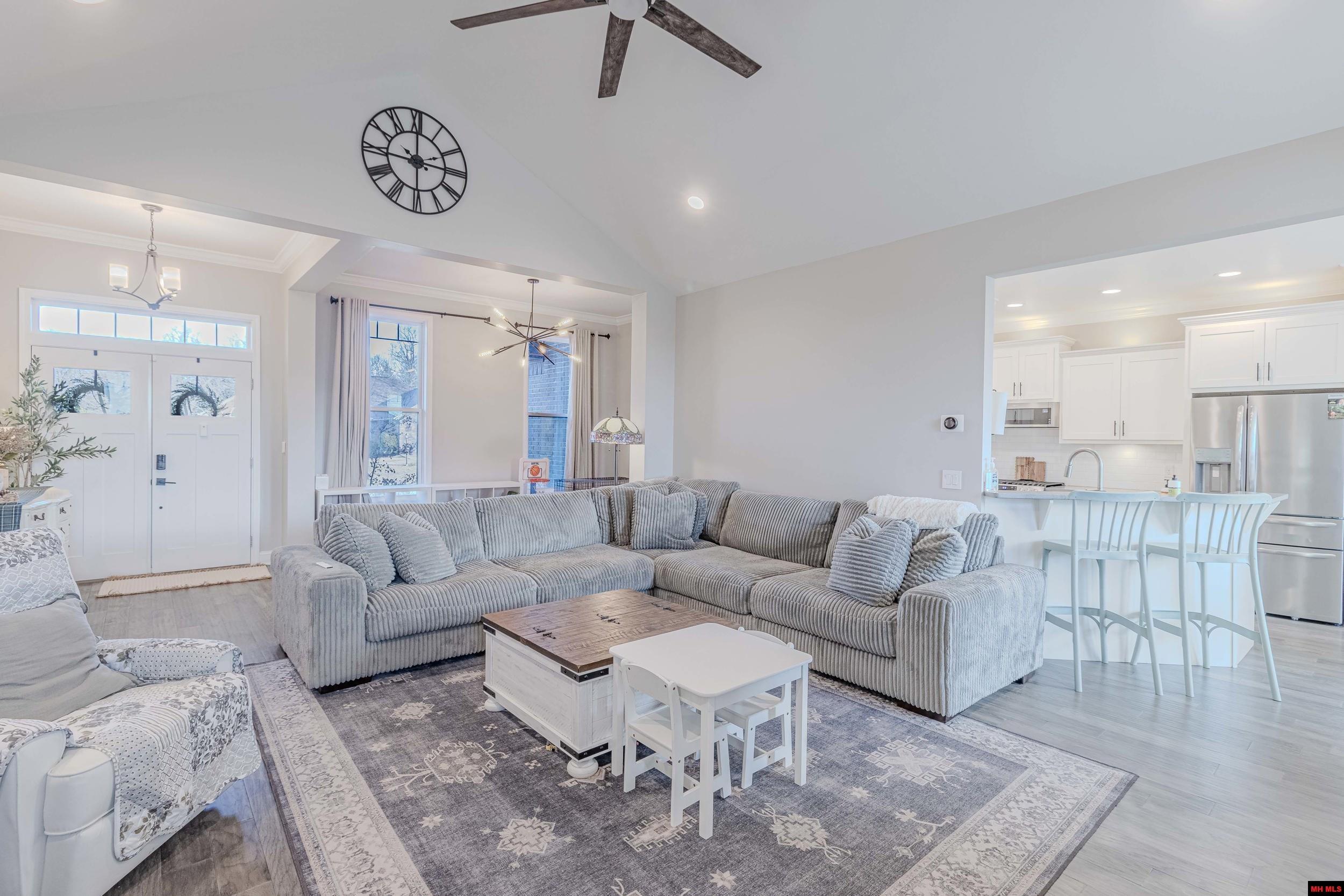 1216 Chestnut Hills Drive