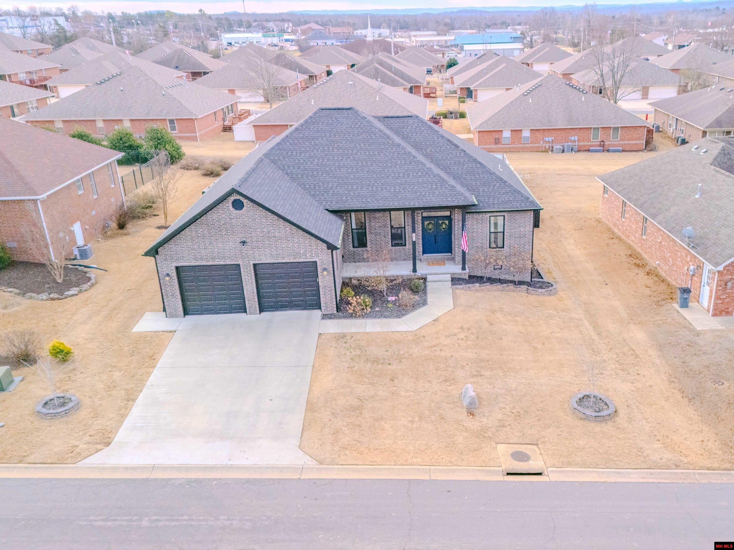 1216 Chestnut Hills Drive