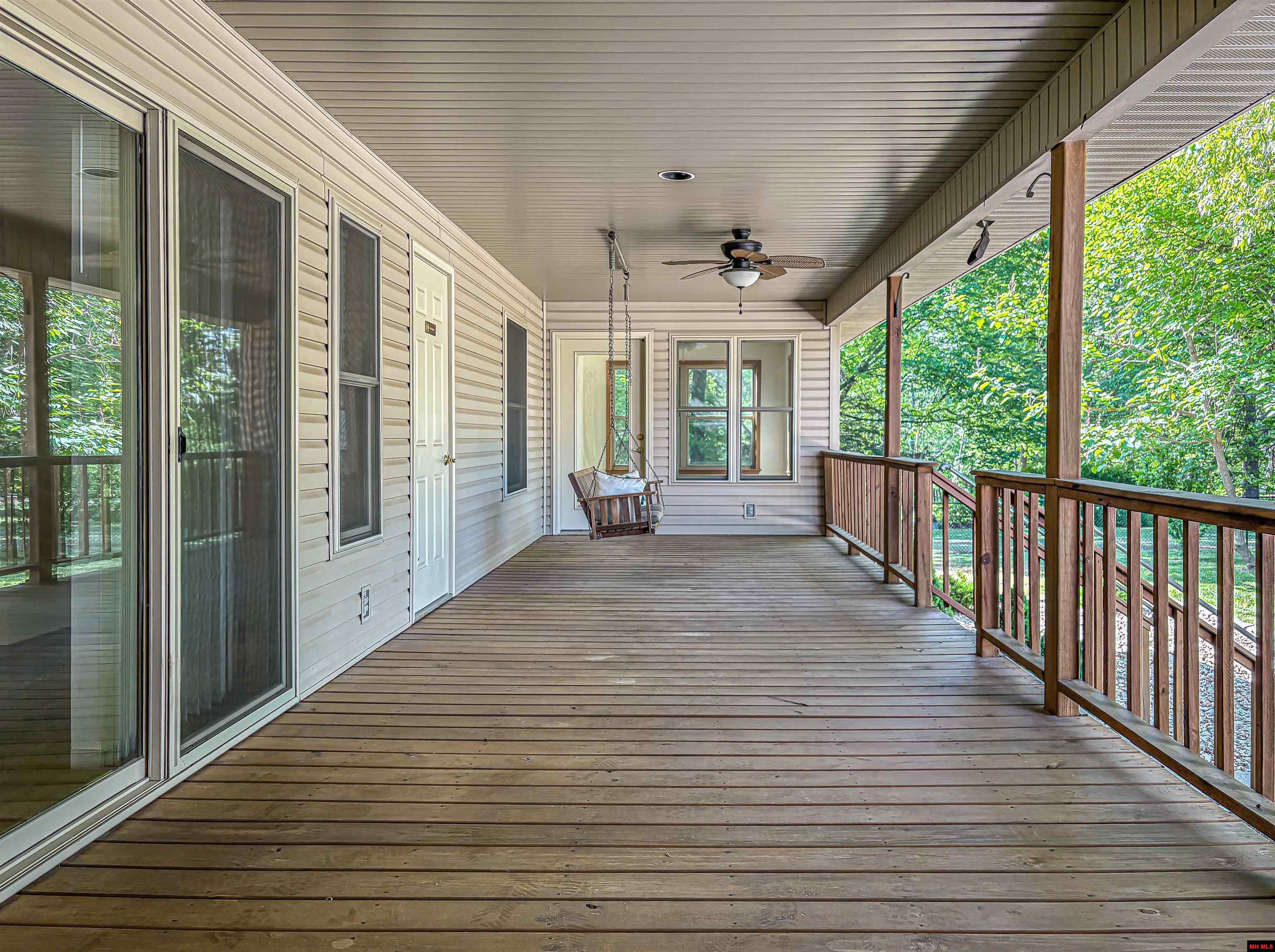 450 Crest Loop