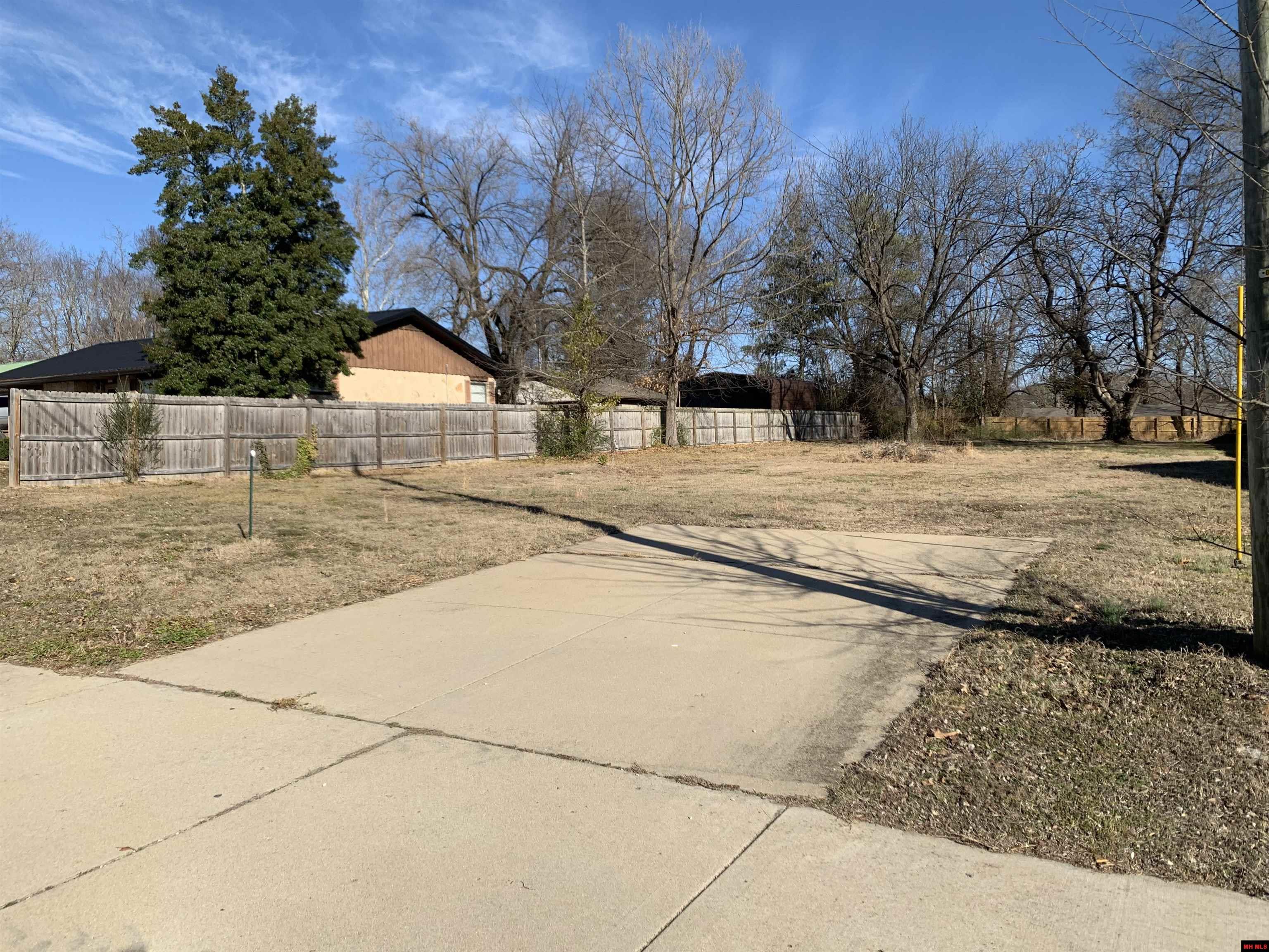 1039 S College Street