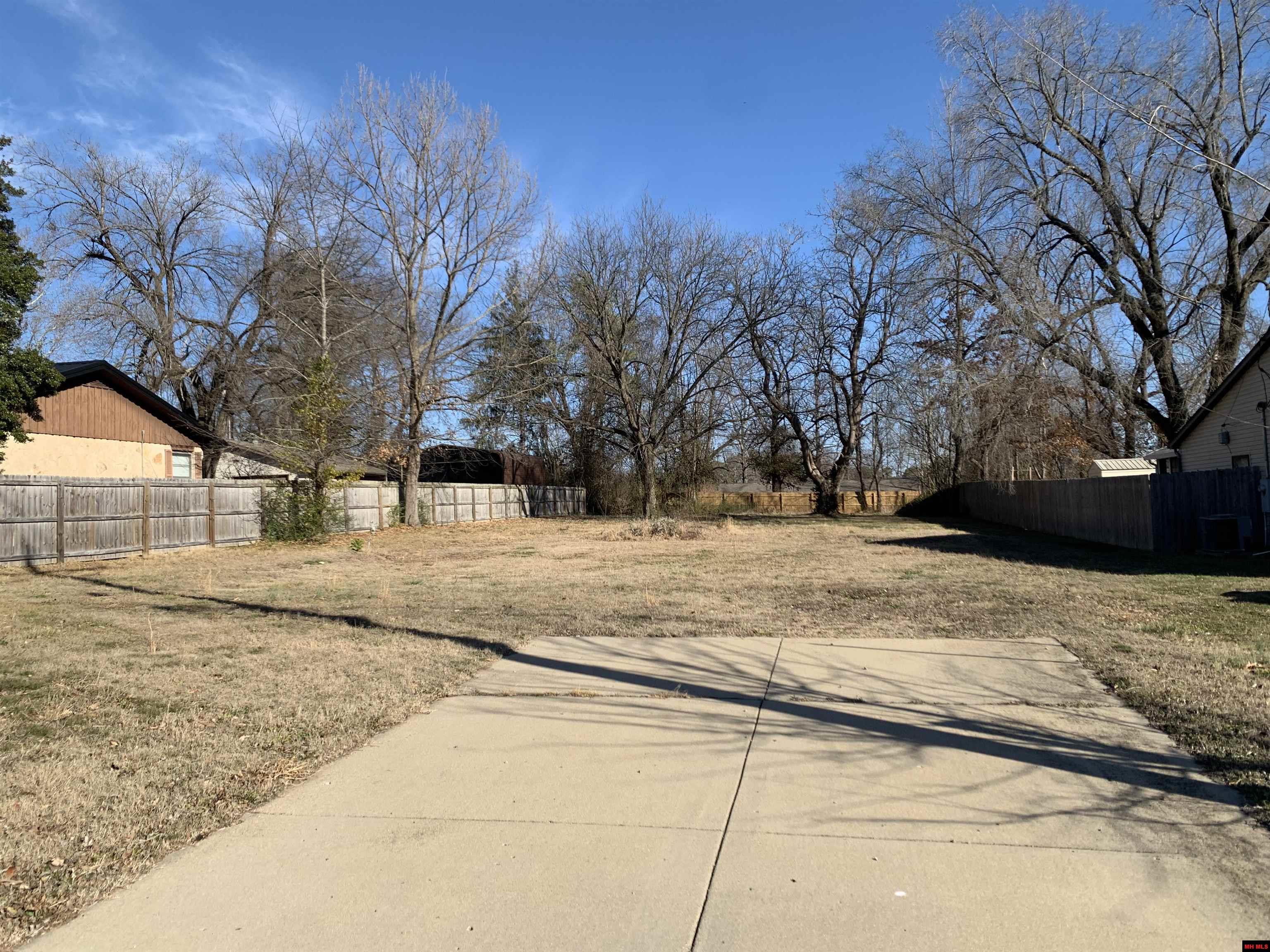 1039 S College Street