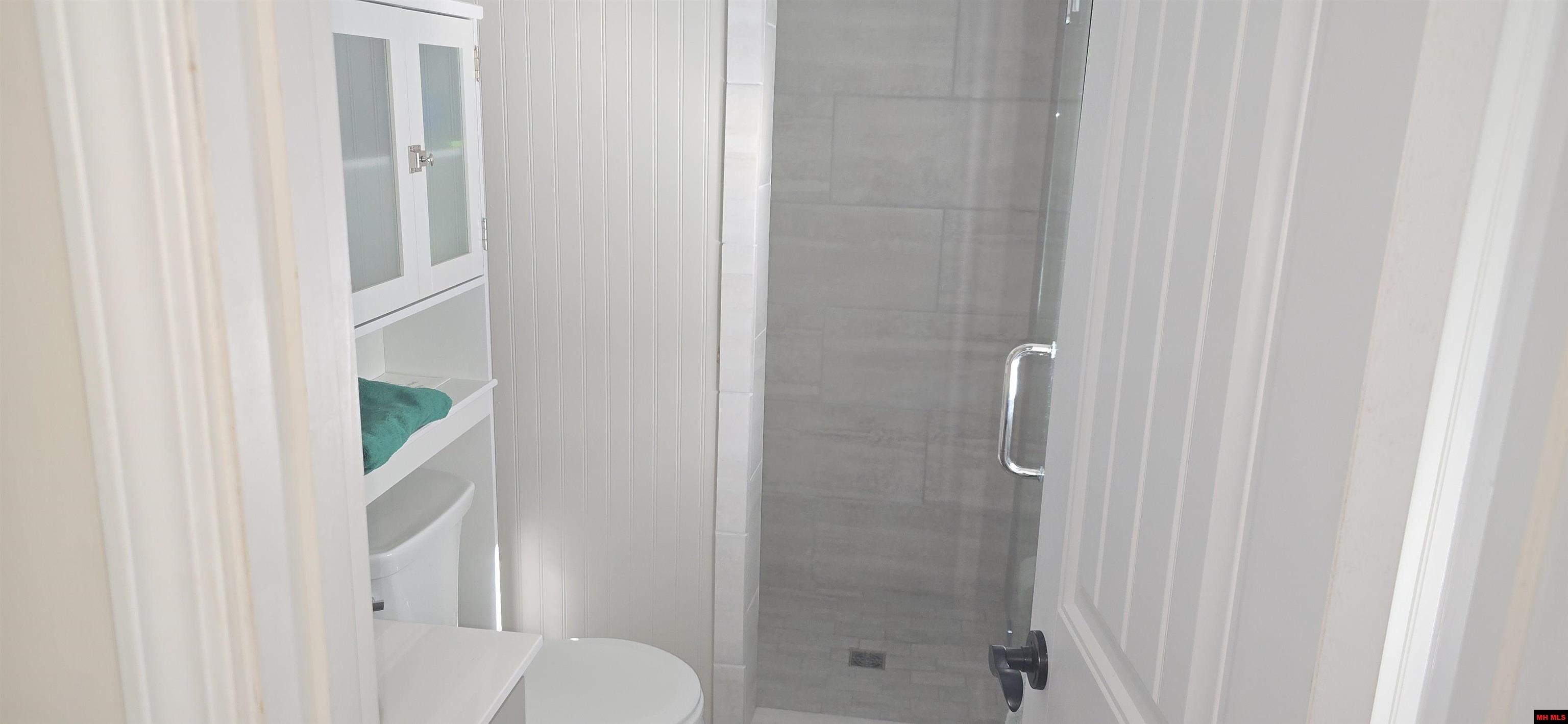 1095 Hickory Flats Lane