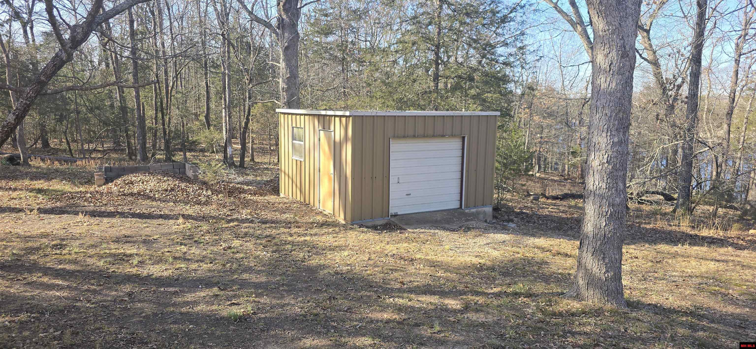 1095 Hickory Flats Lane