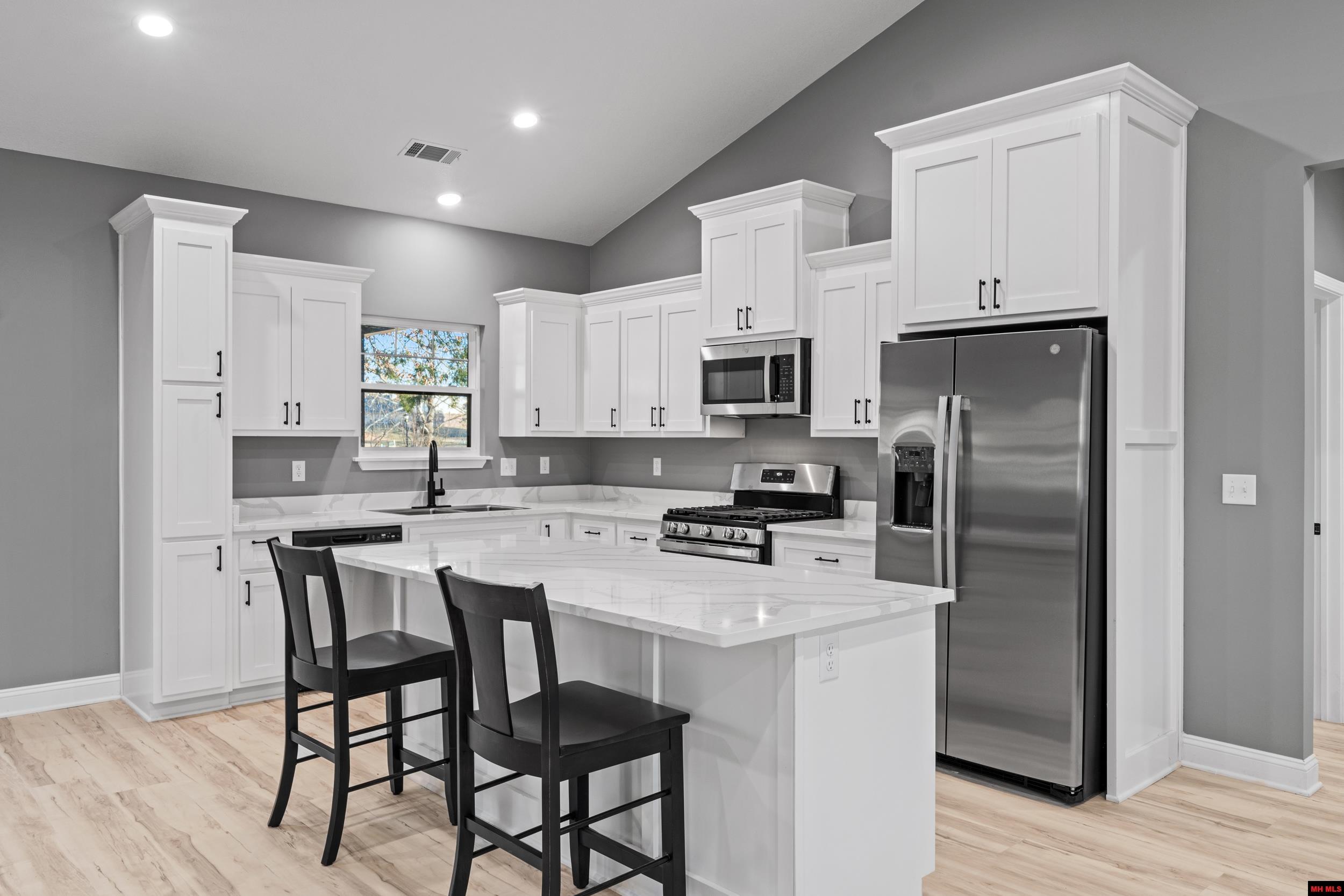 1368 Hampshire Circle