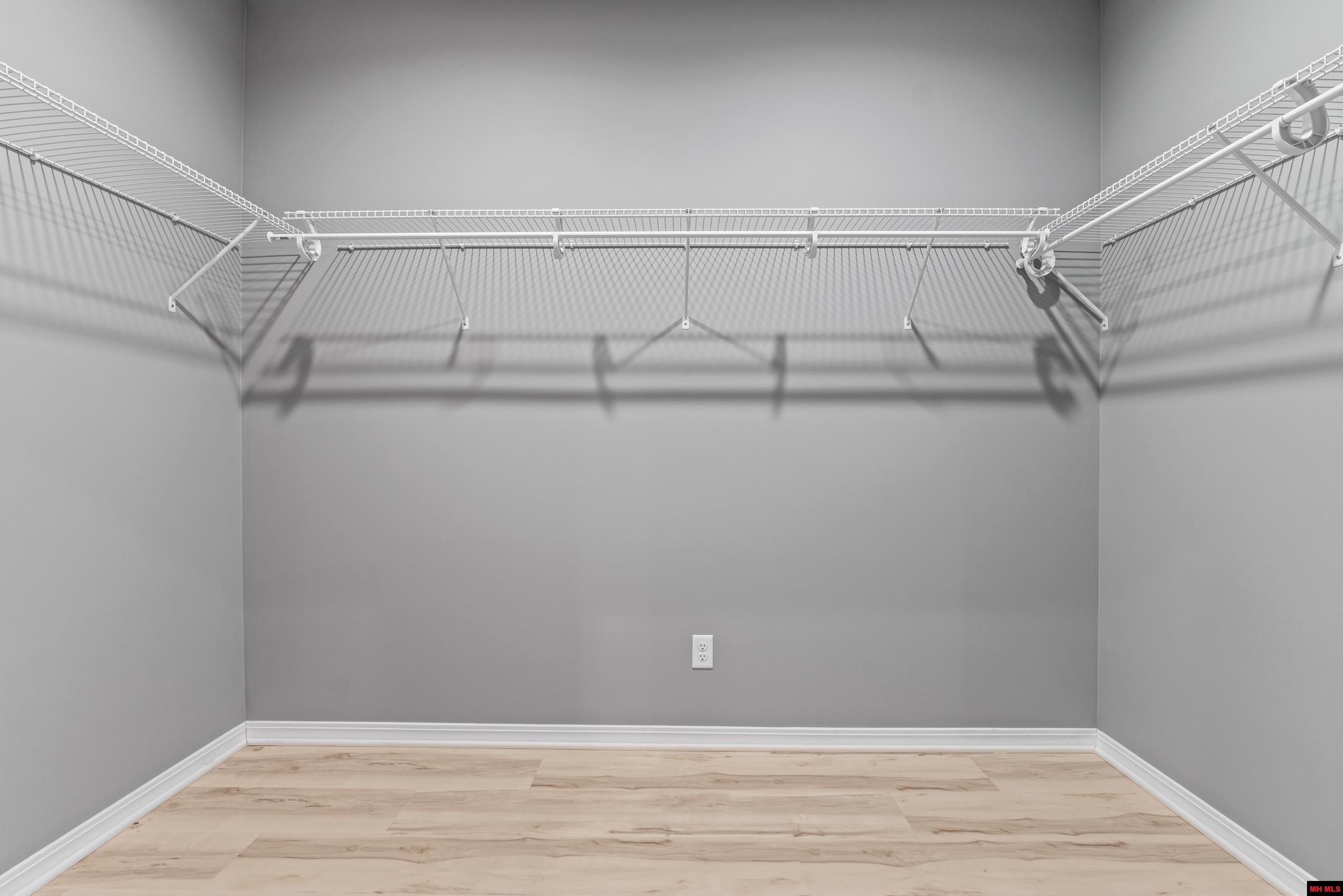 1368 Hampshire Circle