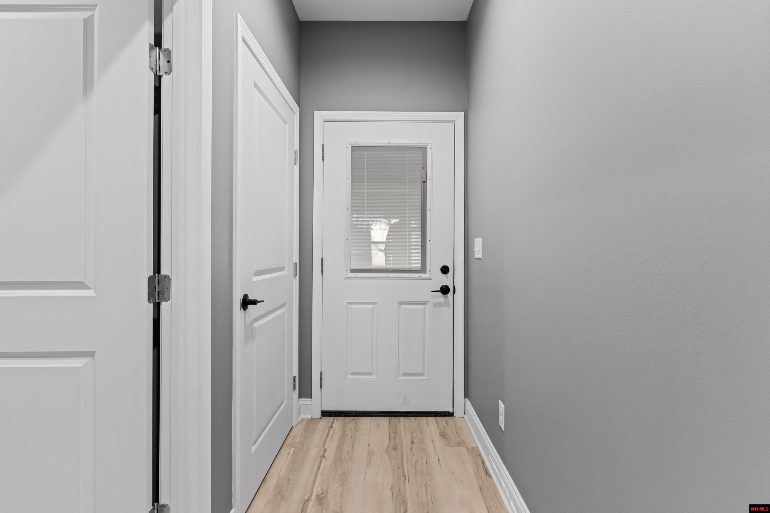 1368 Hampshire Circle